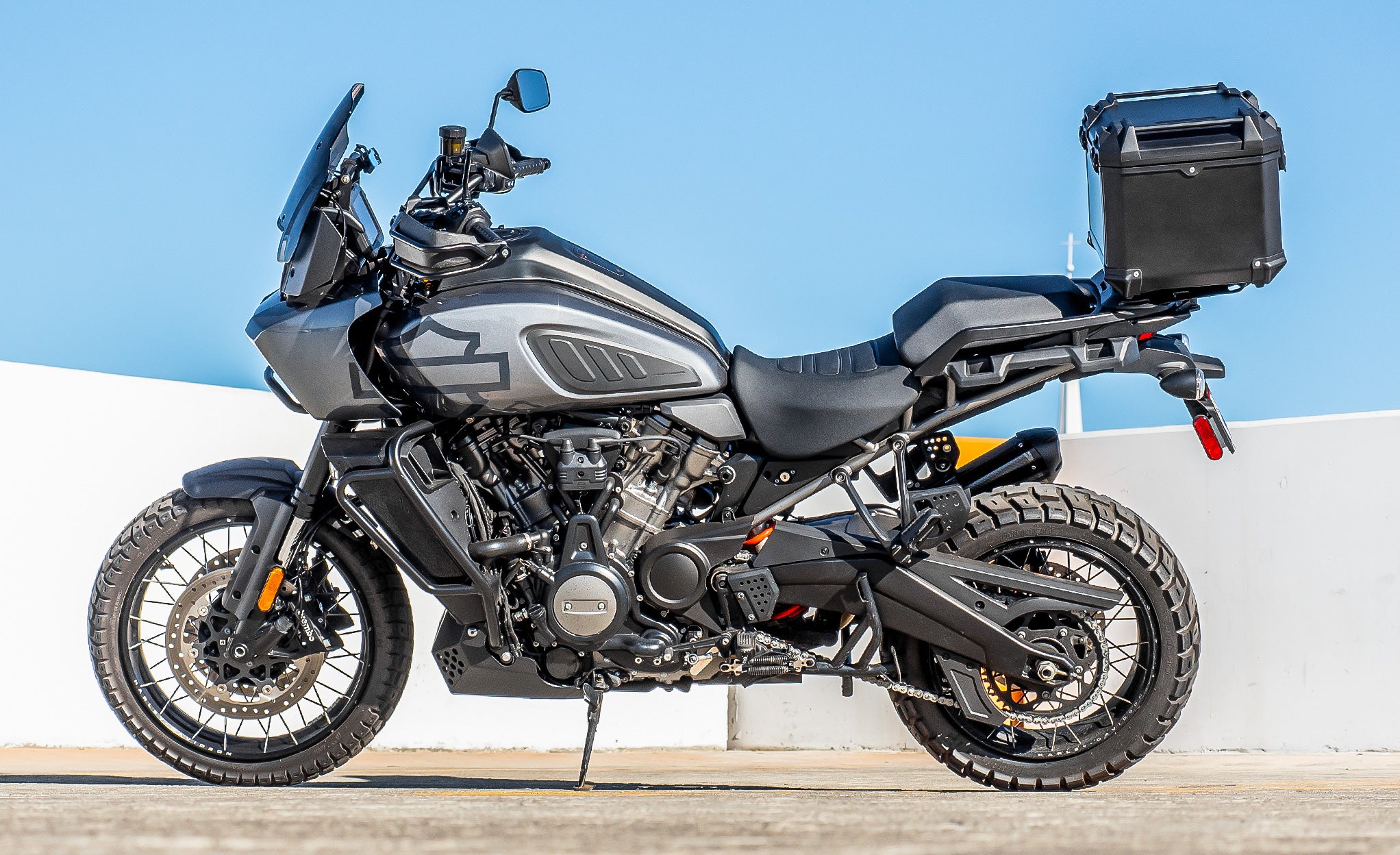 38L - Apex XL Harley Pan America RA1250/S Aluminum Top Case Black Lifestyle Image @expand