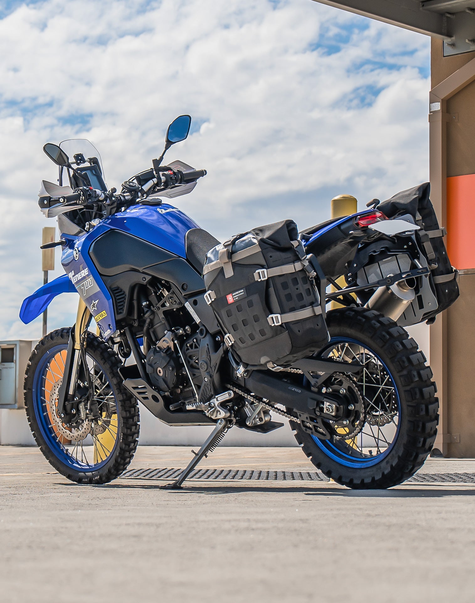 40L - Apex Medium Yamaha Tenere 700 ADV Touring Panniers Vertical Life Style