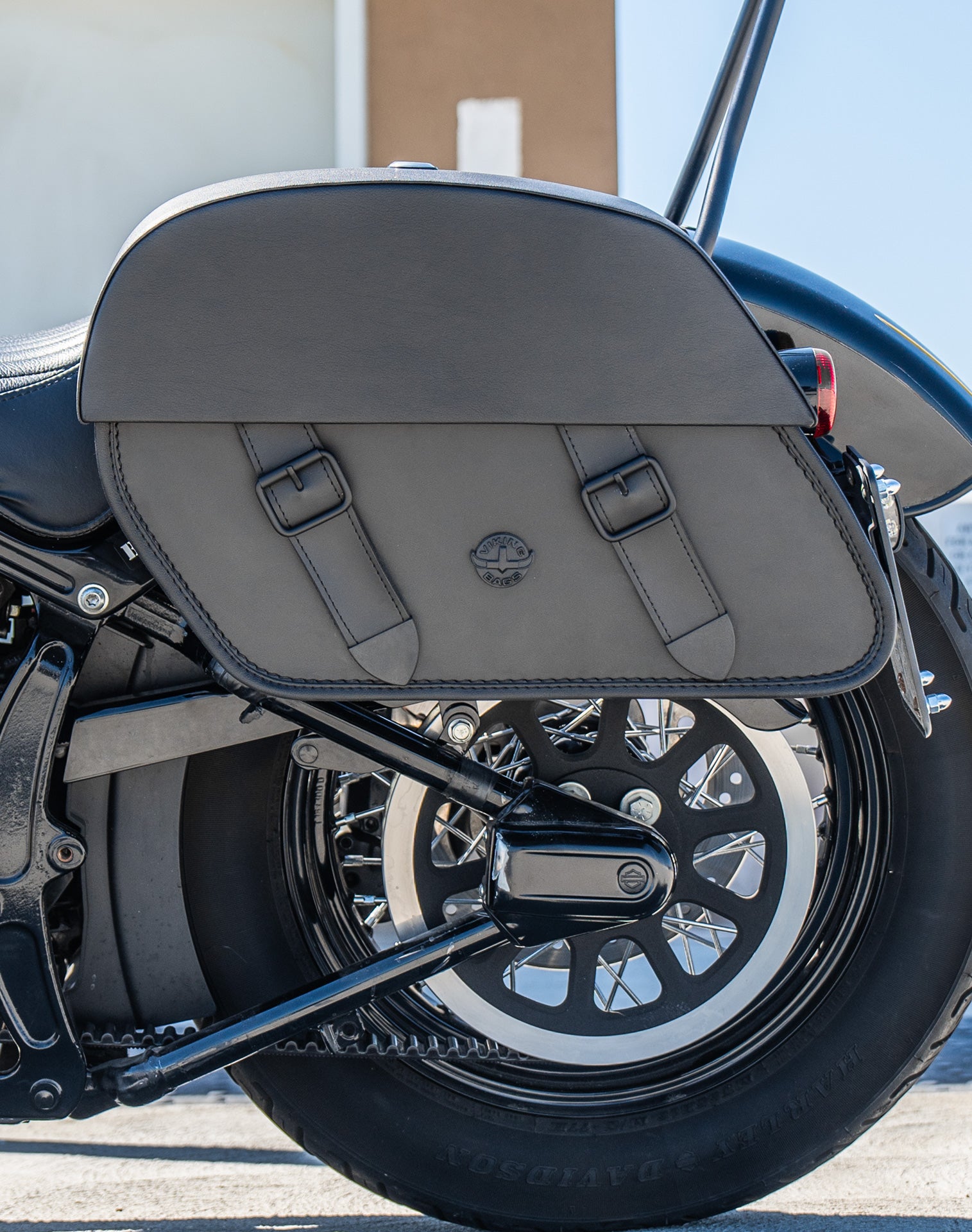 28L - Baelor Quick-Mount Medium Harley Softail Slim FLS Motorcycle Saddlebags Life Style 2