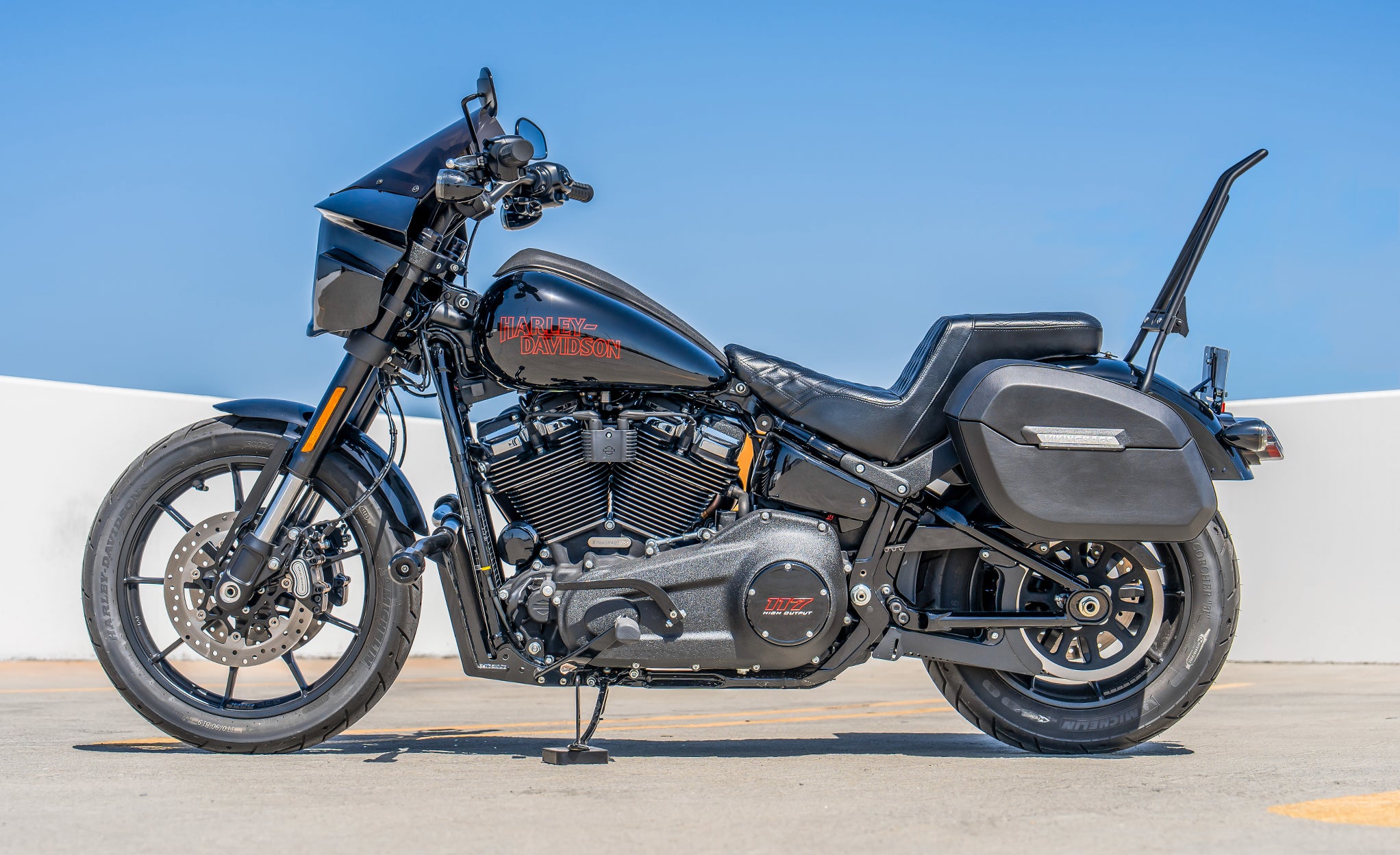 32L - Darkin Large Quick Mount Leather Wrap Hard Saddlebags for 2025+ Harley Softail Low Rider S FXLRS Lifestyle @expand