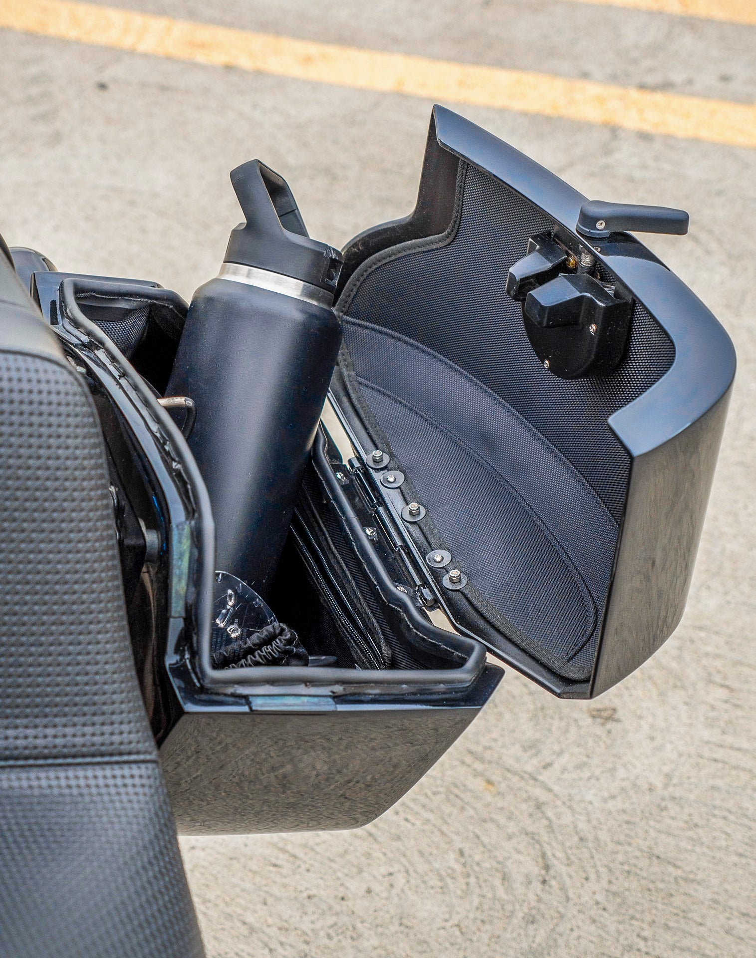 32L - Darkin Large Quick Mount Painted Hard Saddlebags for 2025+ Harley Softail Low Rider S FXLRS Vertical Lifestyle