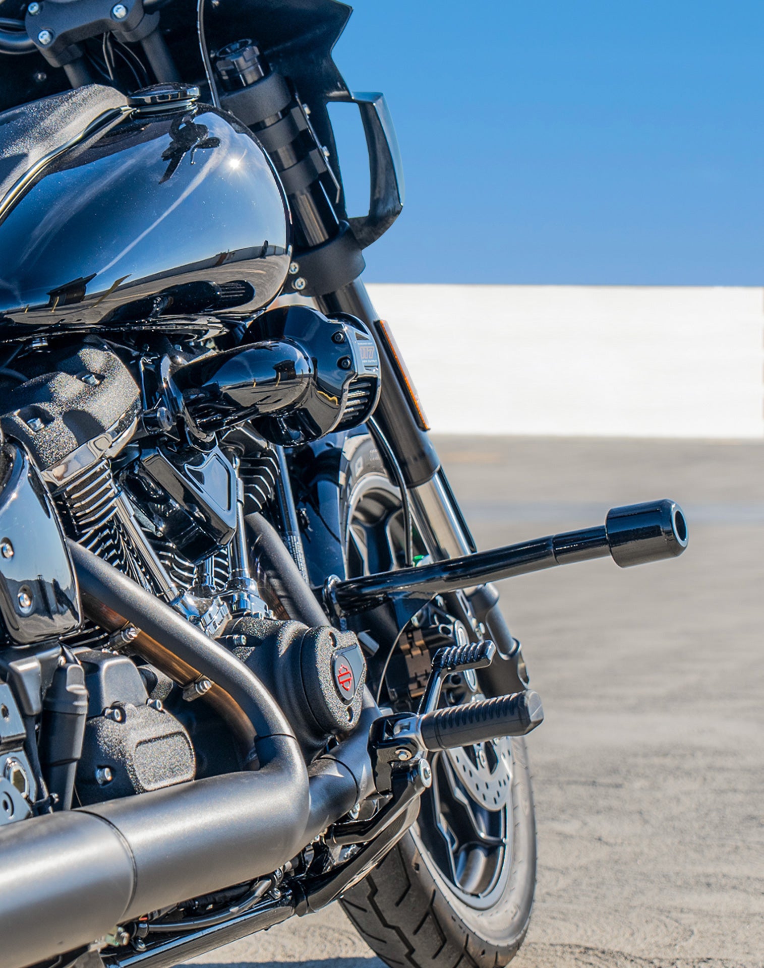 Viking Dominion Crash Bar/ Engine Guard for Harley Softail Street Bob FXBB/S Gloss Black