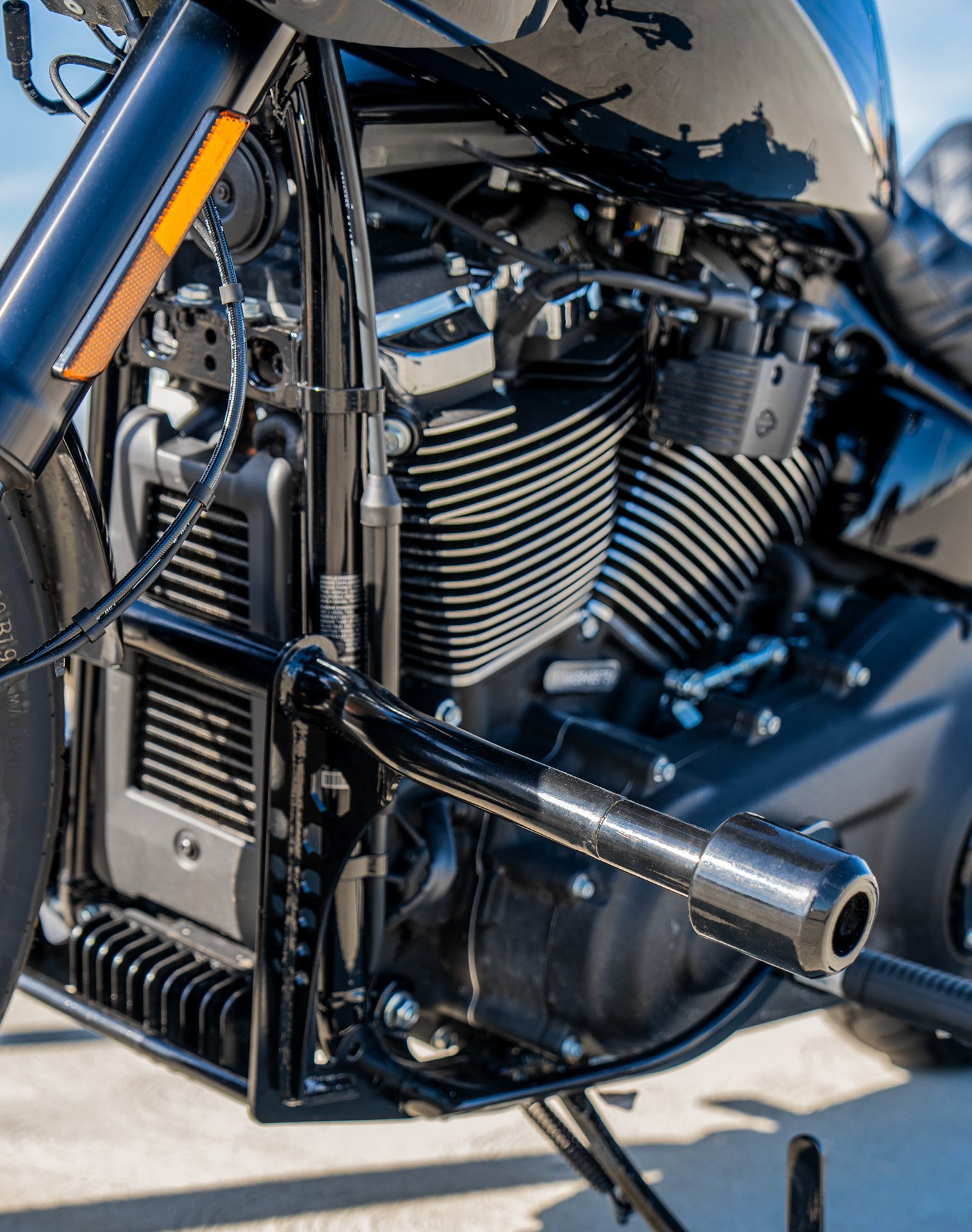 Viking Dominion Crash Bar/ Engine Guard for Harley Softail Street Bob FXBB/S Gloss Black