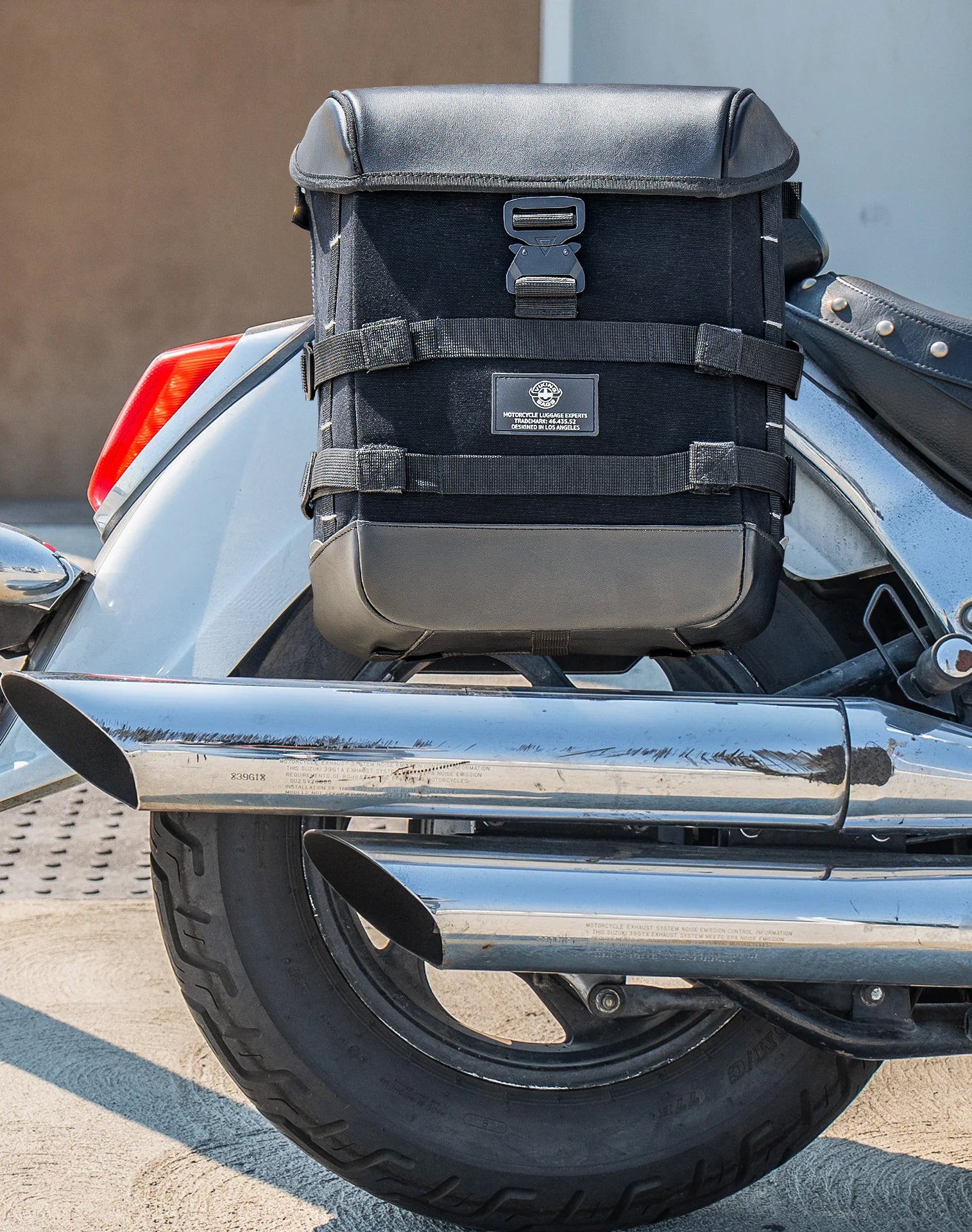 15L - Incognito Quick Mount Medium Suzuki Boulevard C50 VL800 Solo Saddlebag (Right Only) Lifestyle 2