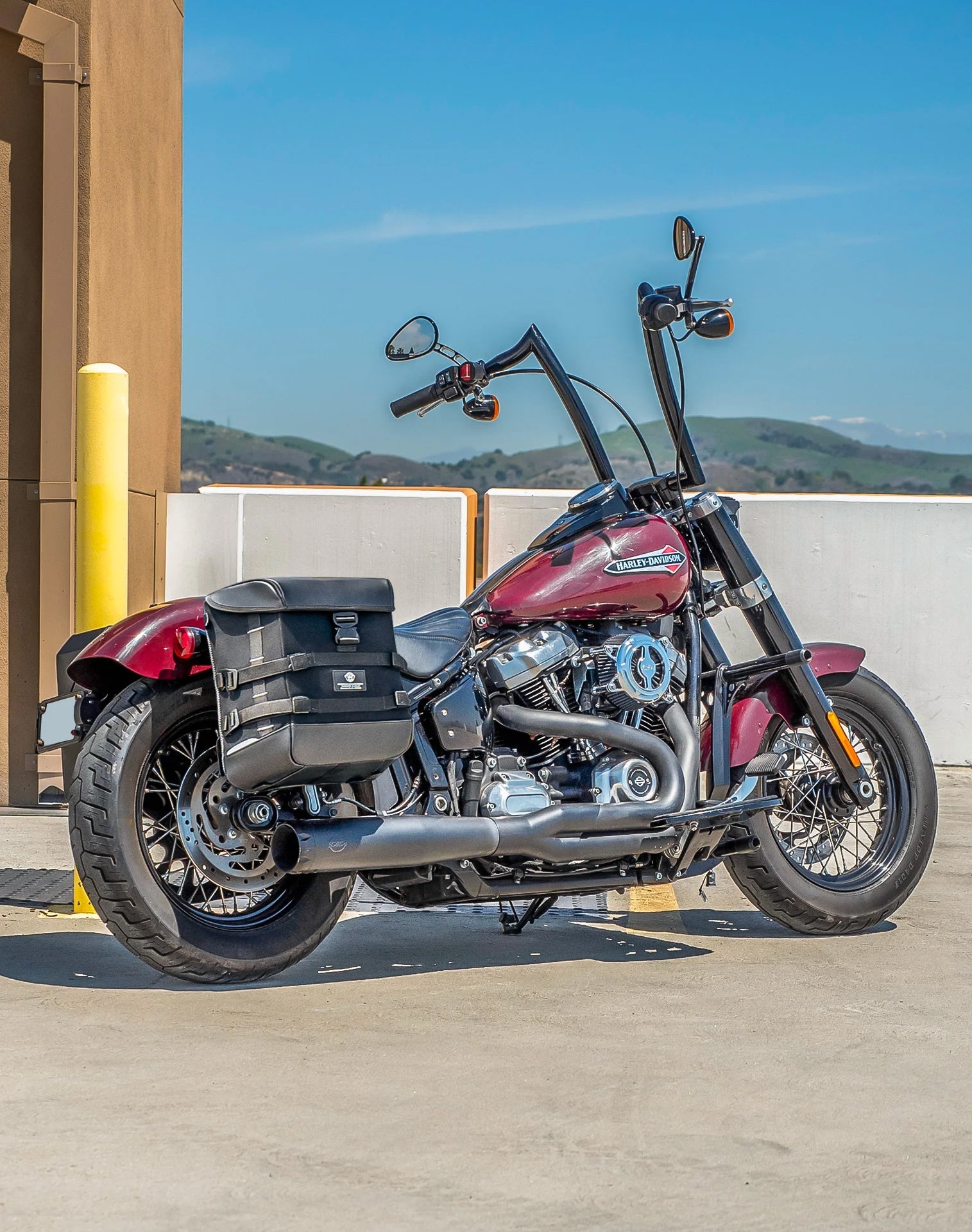 30L - Incognito Quick-Mount Medium Motorcycle Saddlebags for Harley Softail Slim FLSL Vertical Lifestyle