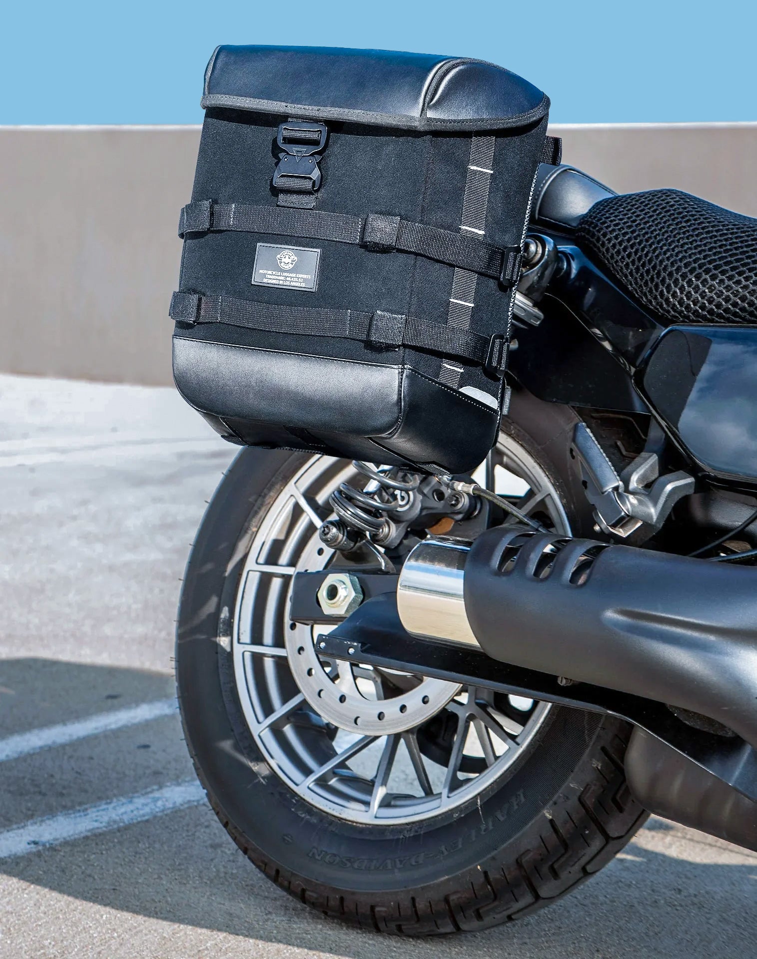 30L - Incognito Quick-Mount Medium Harley Nightster RH975/S Saddlebags Lifestyle