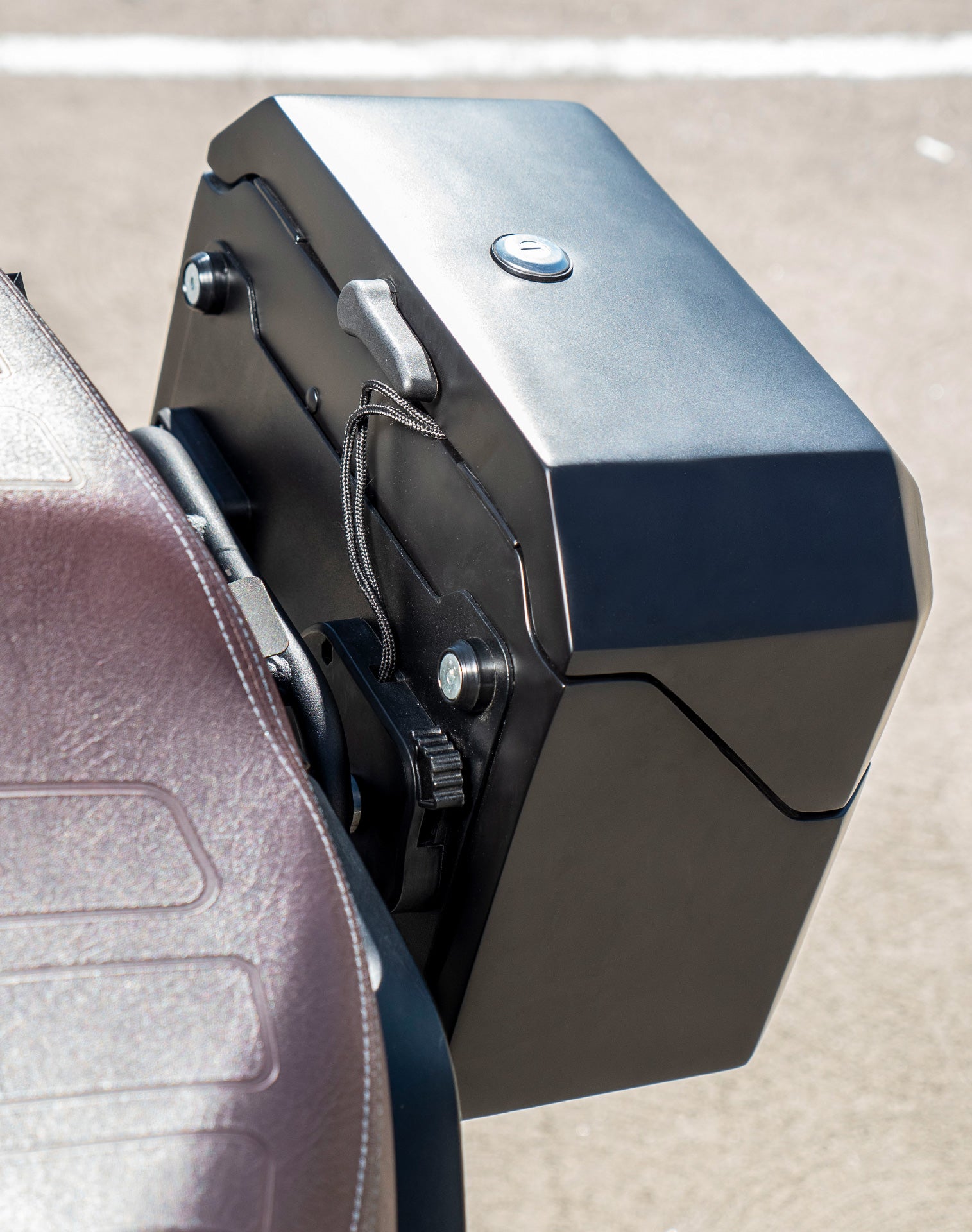 10L - Outlaw Quick Mount Small Indian FTR 1200 Matte Hard Solo Saddlebag (Left Only) v3