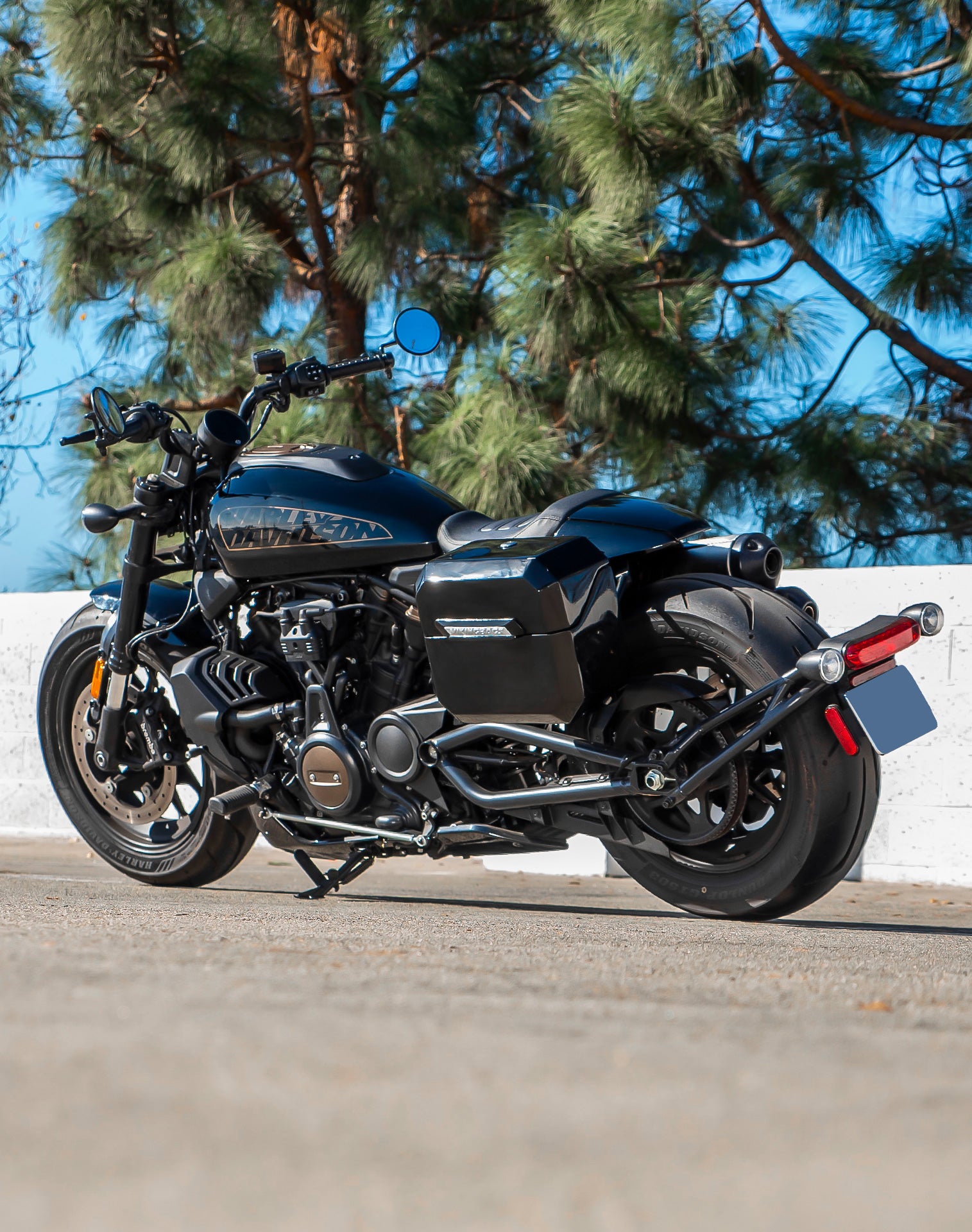 10L - Outlaw Quick-Mount Small Harley Sportster S (RH1250S) Painted Hard Solo Saddlebag (Left Only) v1