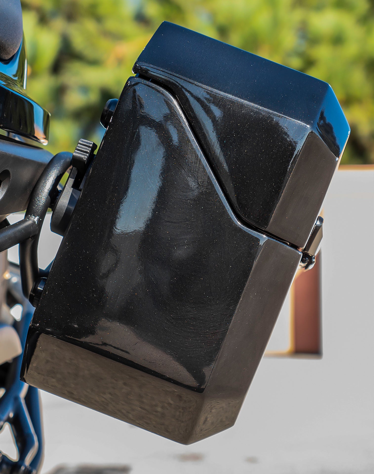 10L - Outlaw Quick-Mount Small Harley Sportster S (RH1250S) Painted Hard Solo Saddlebag (Left Only) v3