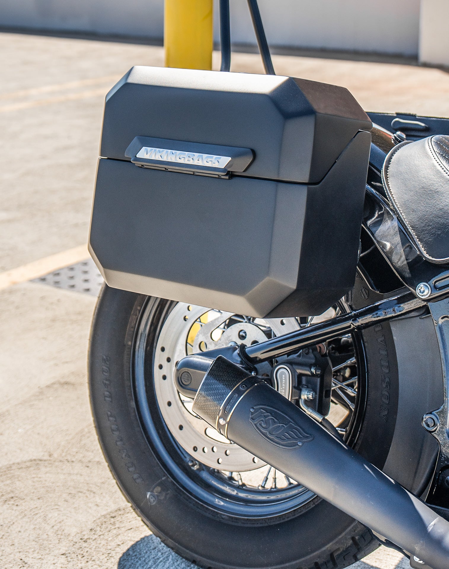 20L - Outlaw Quick-Mount Small Harley Softail Slim FLS Matte Hard Saddlebags Life style 3