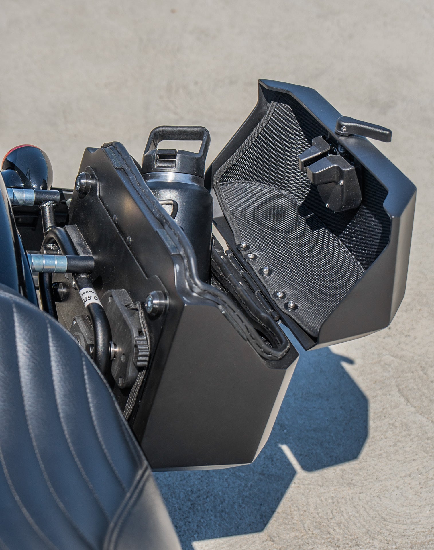 20L - Outlaw Quick-Mount Small Harley Softail Slim FLS Matte Hard Saddlebags Life style 4