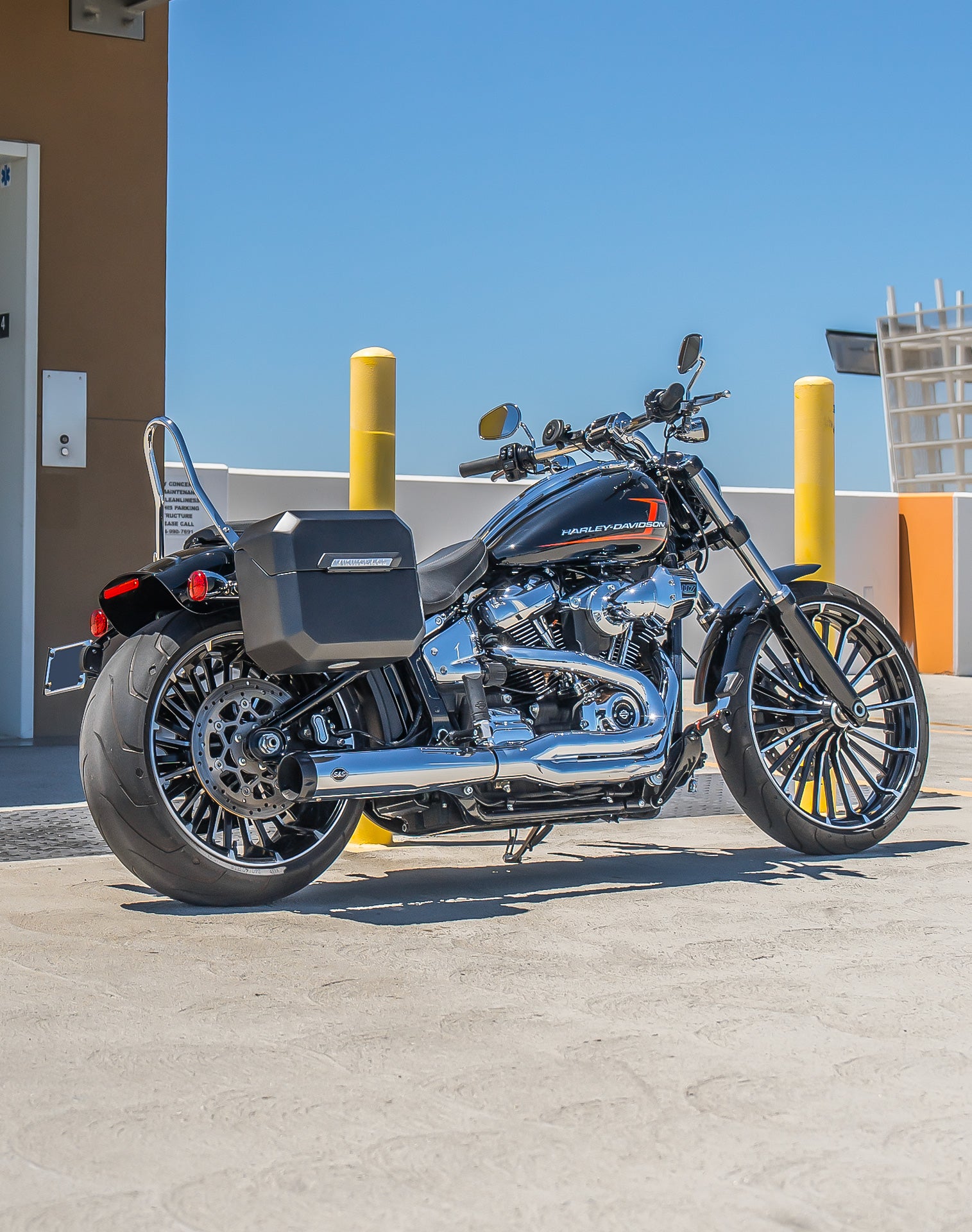 20L - Outlaw Quick-Mount Small Harley Softail Breakout FXBR/S Matte Hard Saddlebags Lifestyle