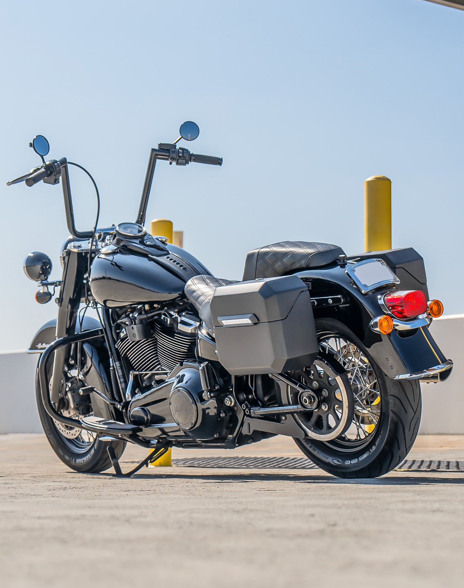 20L - Outlaw Quick-Mount Small Harley Softail Heritage FLHC/S Matte Hard Saddlebags Lifestyle