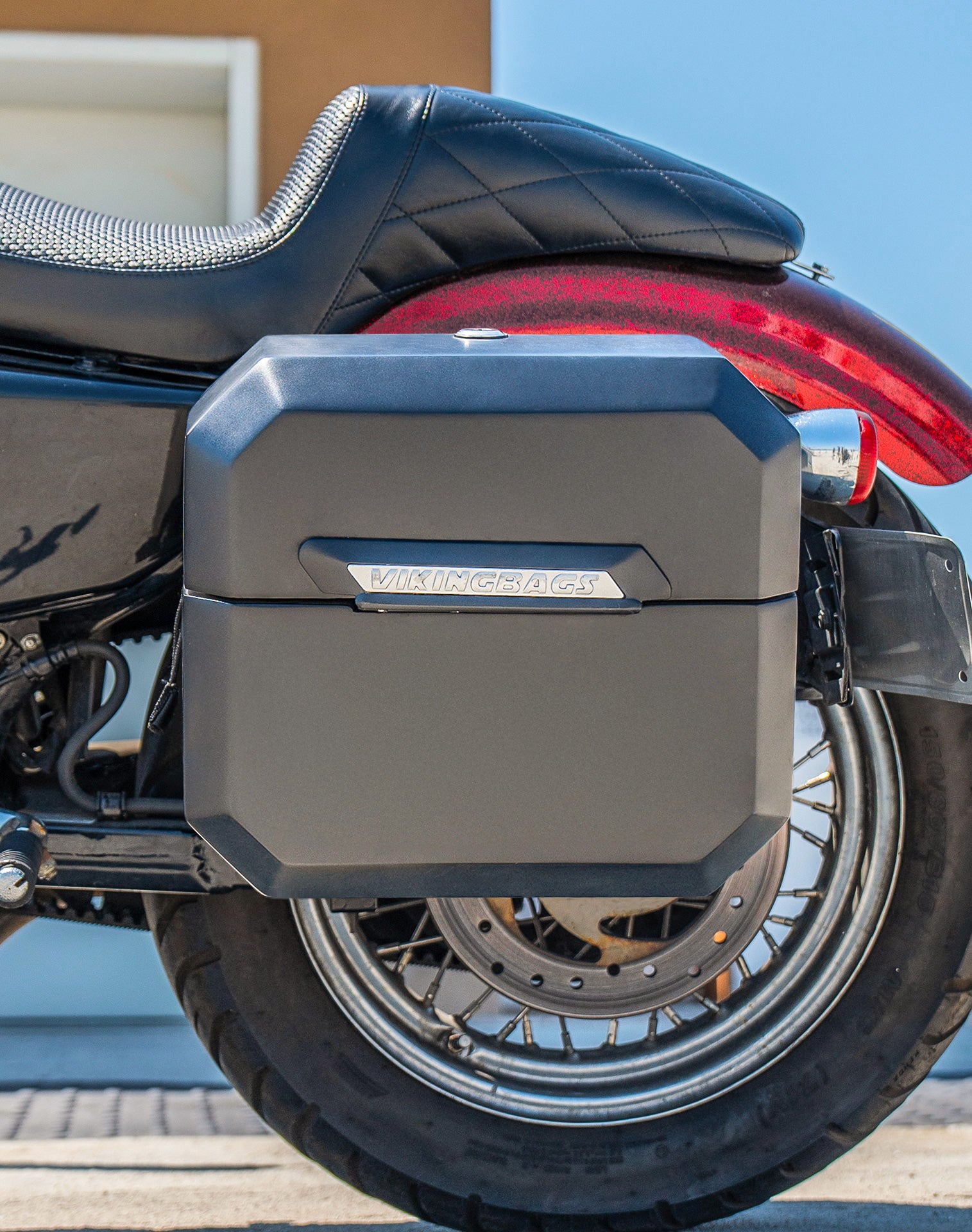 20L - Outlaw Quick-Mount Small Harley Sportster Seventy Two 72 Matte Hard Saddlebags Life style 2