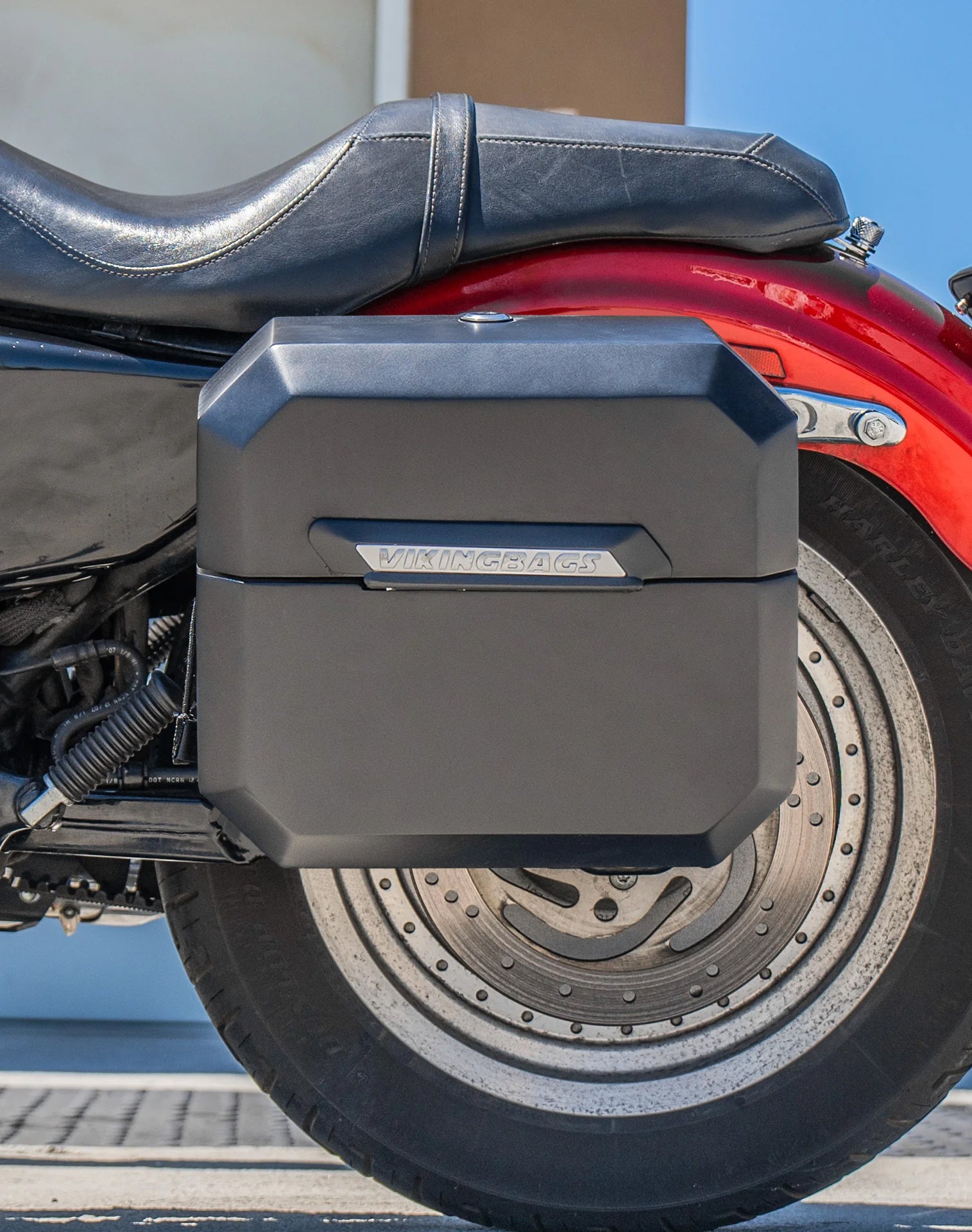 20L - Outlaw Quick-Mount Small Harley Sportster 883 Custom XL883C Matte Hard Saddlebags Lifestyle 2