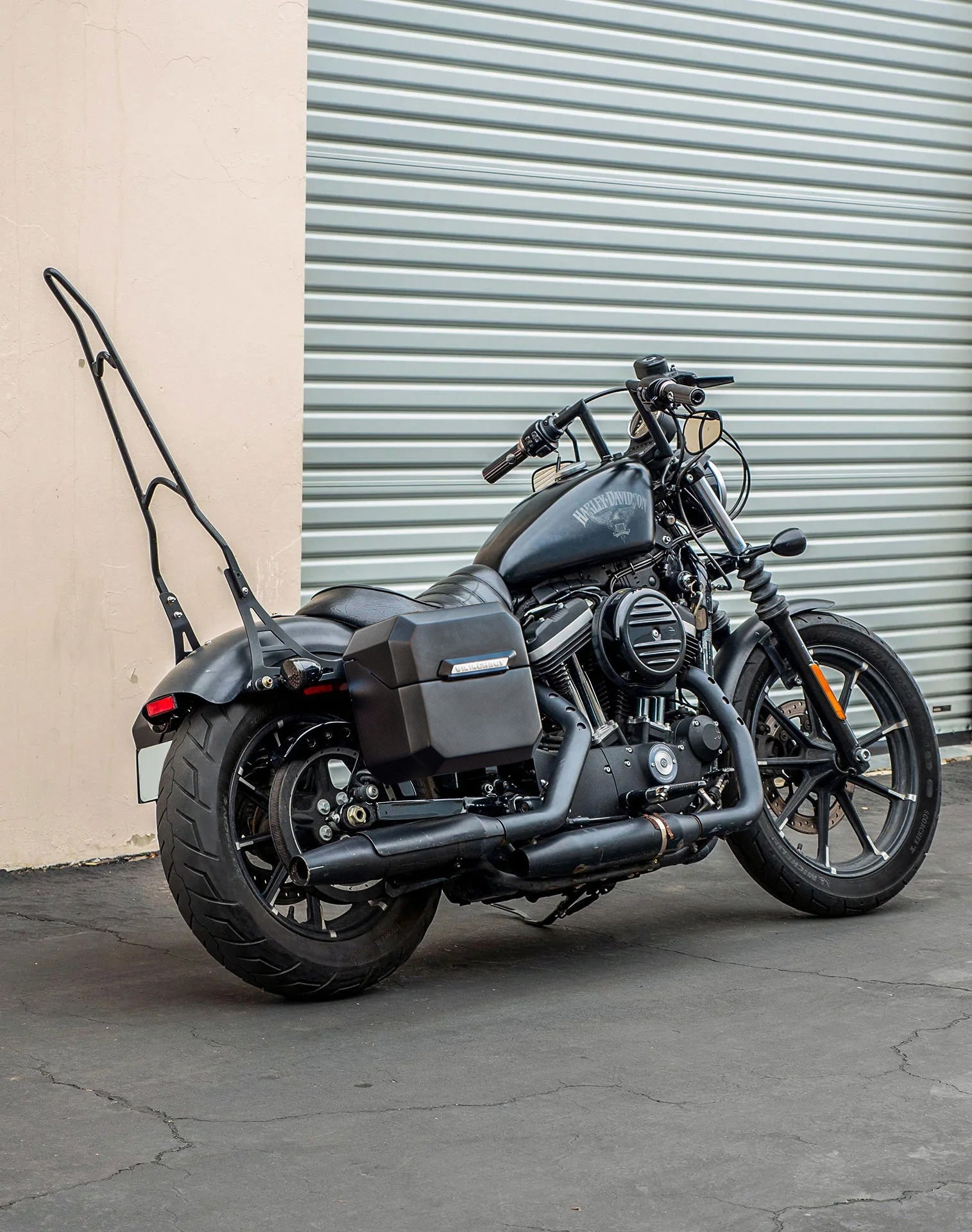 20L - Outlaw Quick-Mount Small Harley Sportster 883 Iron XL883N Matte Hard Saddlebags Lifestyle