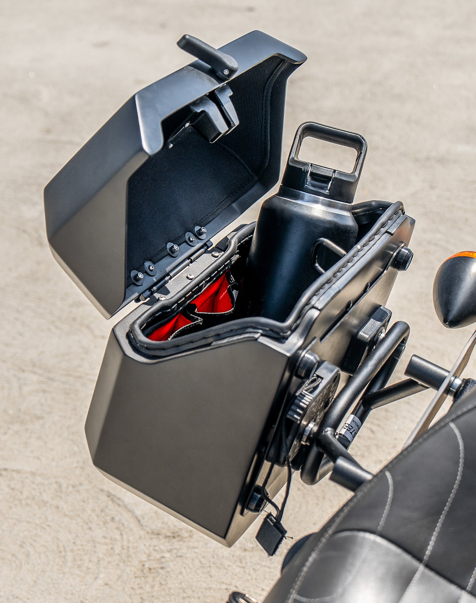 20L - Outlaw Quick-Mount Small Honda 750 Shadow Phantom Matte Hard Saddlebags Life style 4