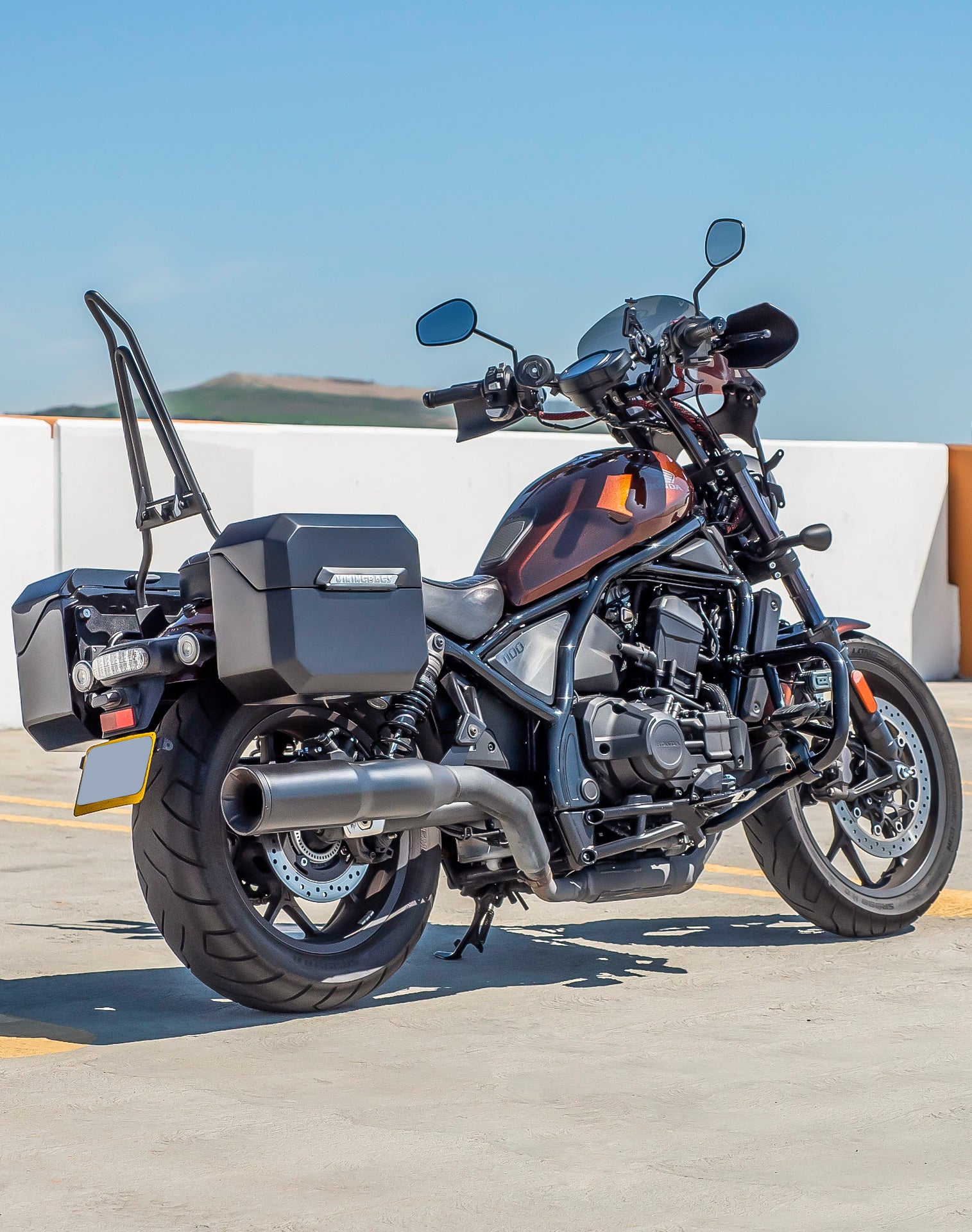 20L - Outlaw Quick-Mount Small Honda Rebel 1100 Matte Hard Saddlebags Life style 1