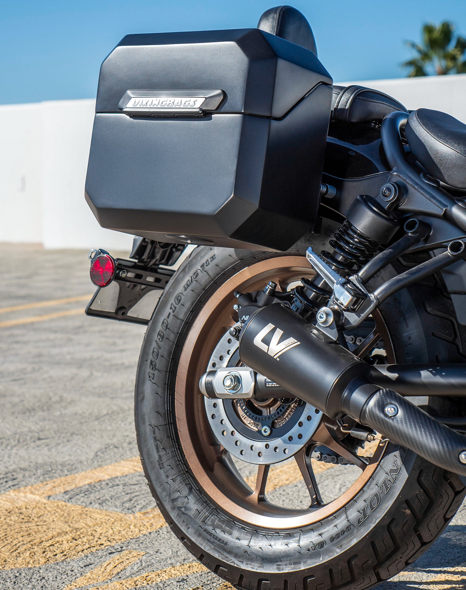 20L - Outlaw Quick-Mount Small Honda Rebel 300 Matte Hard Saddlebags Life style 3