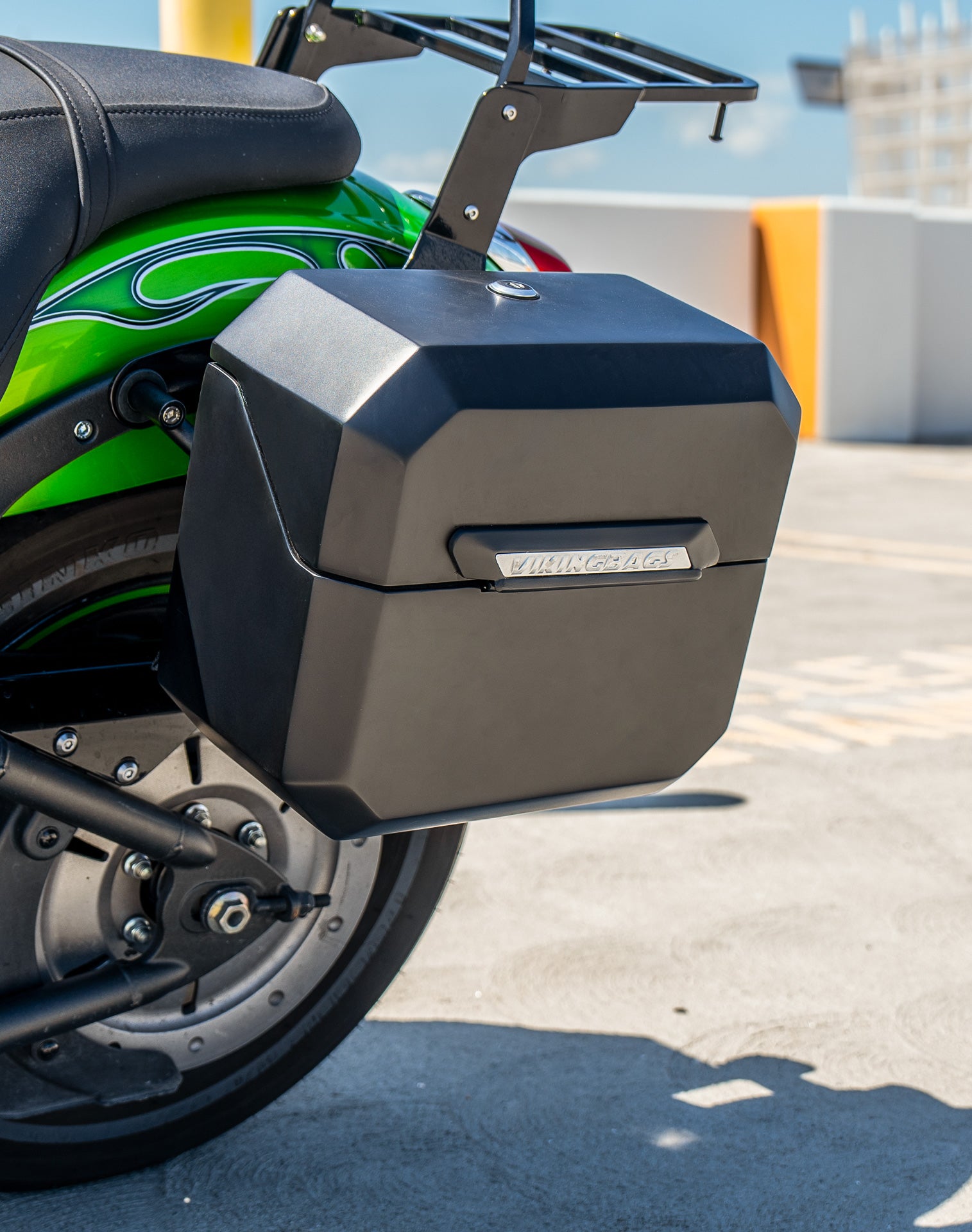 20L - Outlaw Quick-Mount Small Kawasaki Vulcan 900 Custom Matte Hard Saddlebags Life style 3