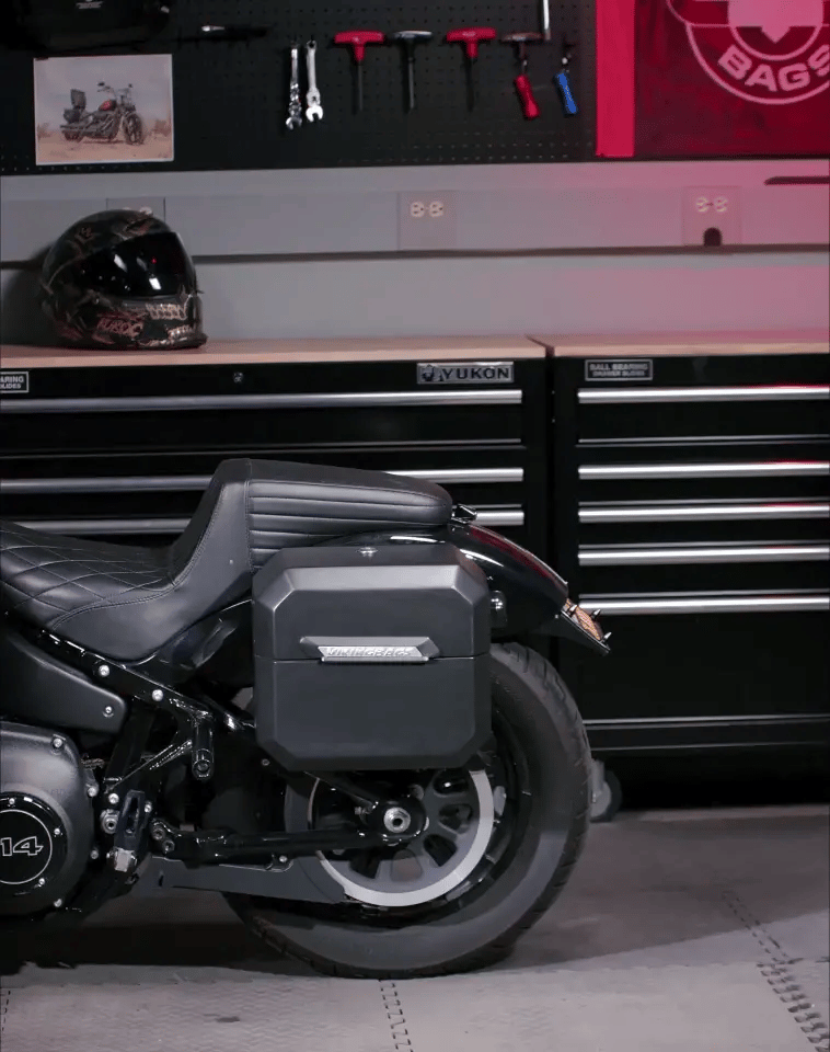 20L - Outlaw Quick-Mount Small Triumph Bonneville T120 Matte Hard Saddlebags GIF