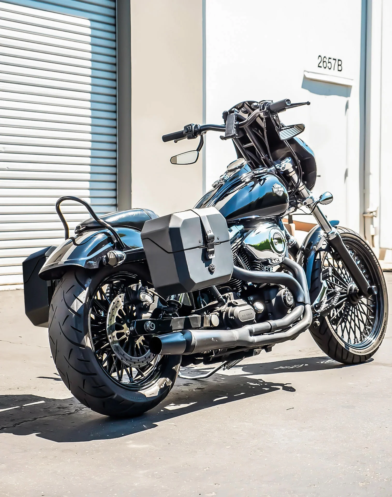 20L - Outlaw Quick-Mount Small Harley Dyna Wide Glide FXDWG Leather Wrapped Hard Saddlebags Life style 1