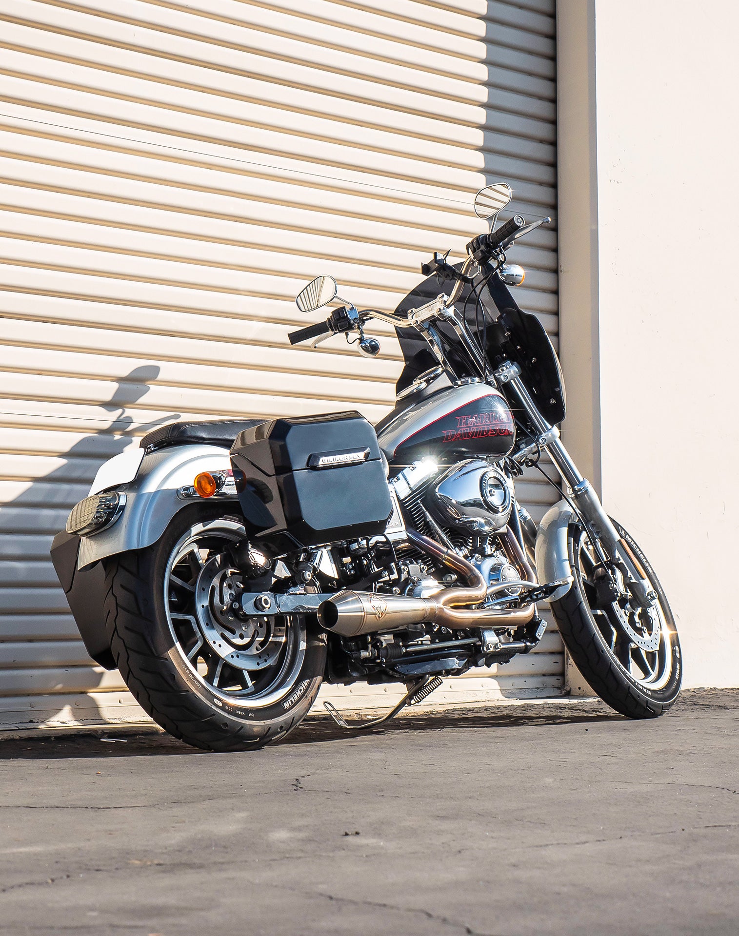 20L - Outlaw Quick-Mount Small Harley Dyna Wide Glide FXDWG Painted Hard Saddlebags Life style 1