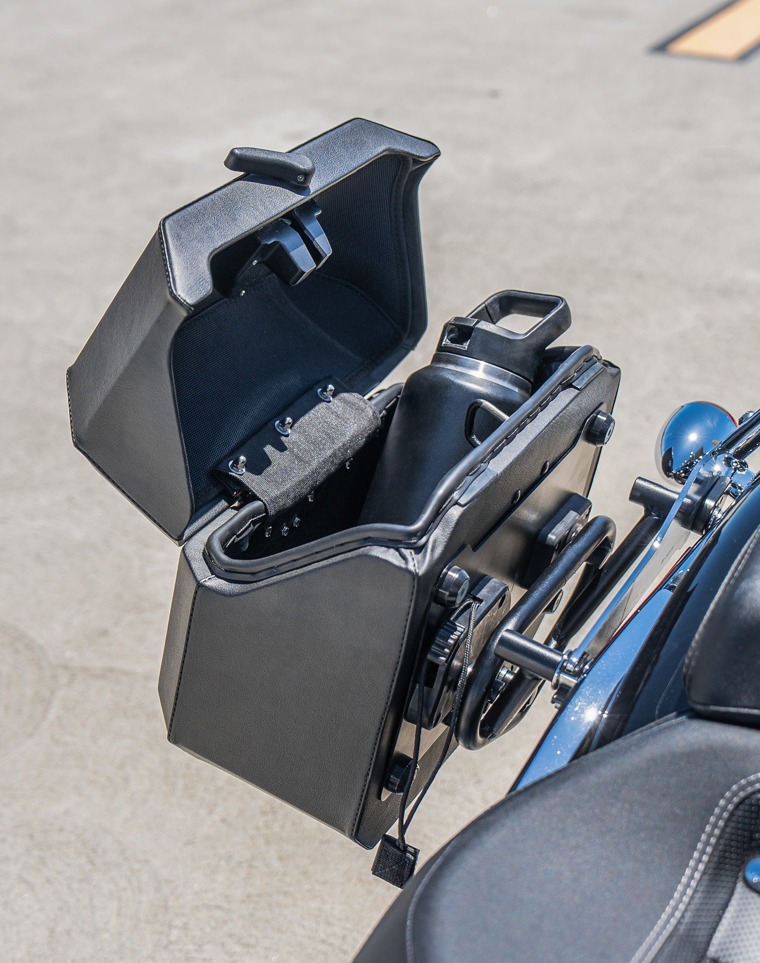 20L - Outlaw Quick-Mount Small Harley Softail Breakout FXBR/S Leather Wrapped Hard Saddlebags Lifestyle