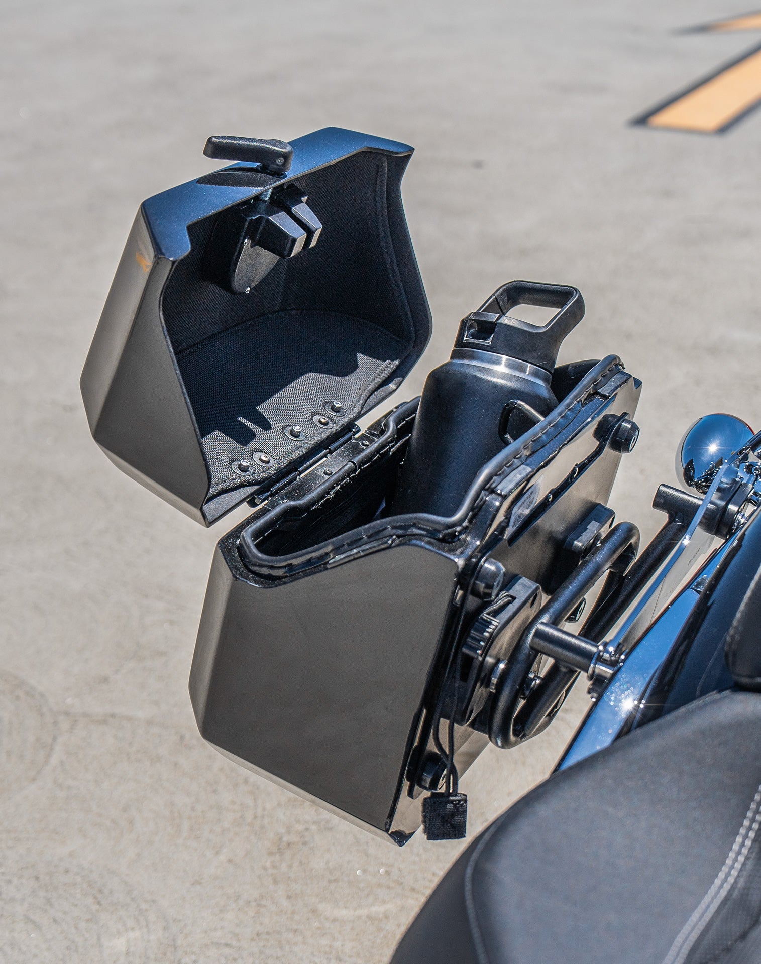 20L - Outlaw Quick-Mount Small Harley Softail Breakout FXBR/S Painted Hard Saddlebags Lifestyle