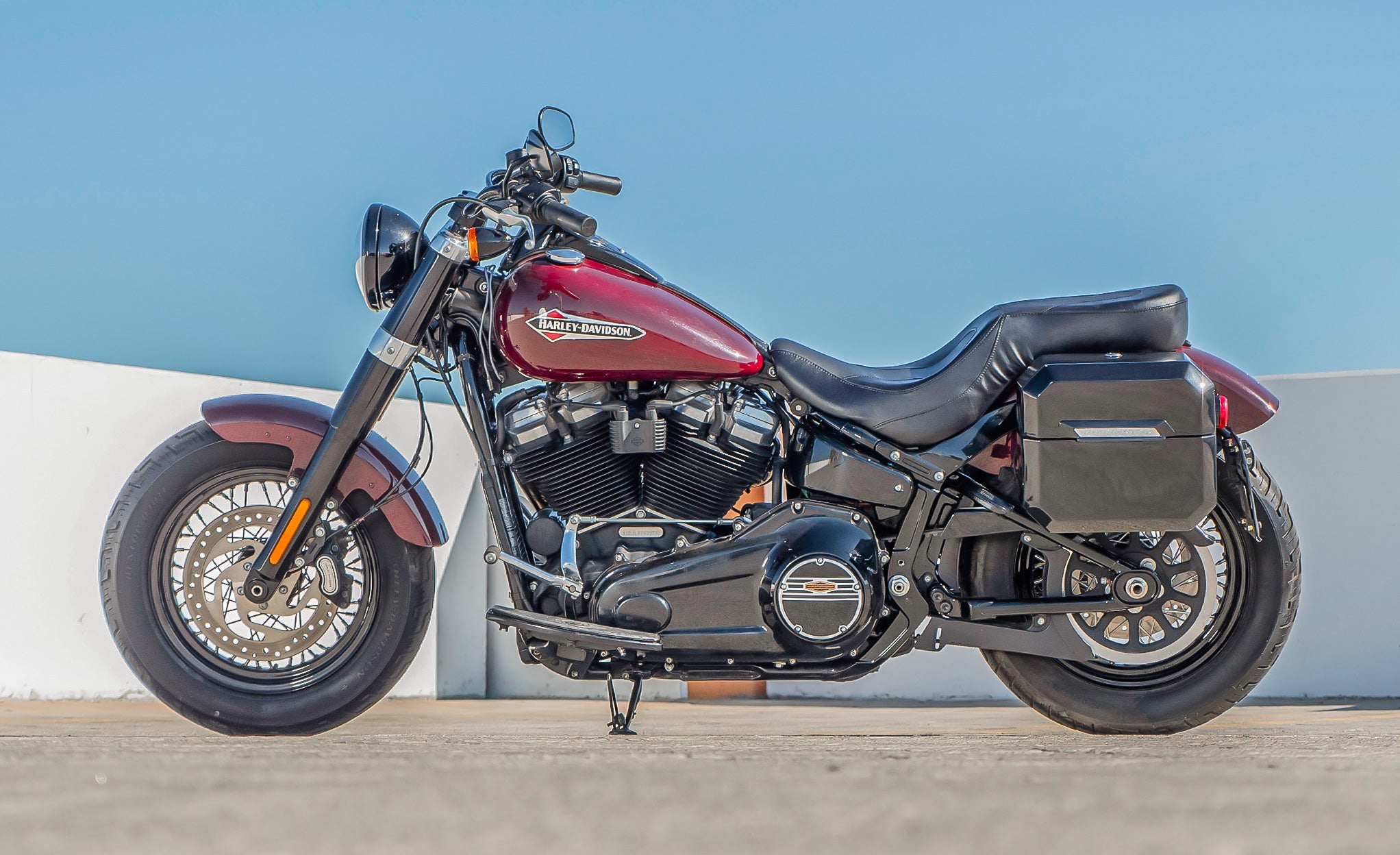 20L - Outlaw Quick-Mount Small Harley Softail Slim FLSL Painted Hard Saddlebags Life Style Photo @expand