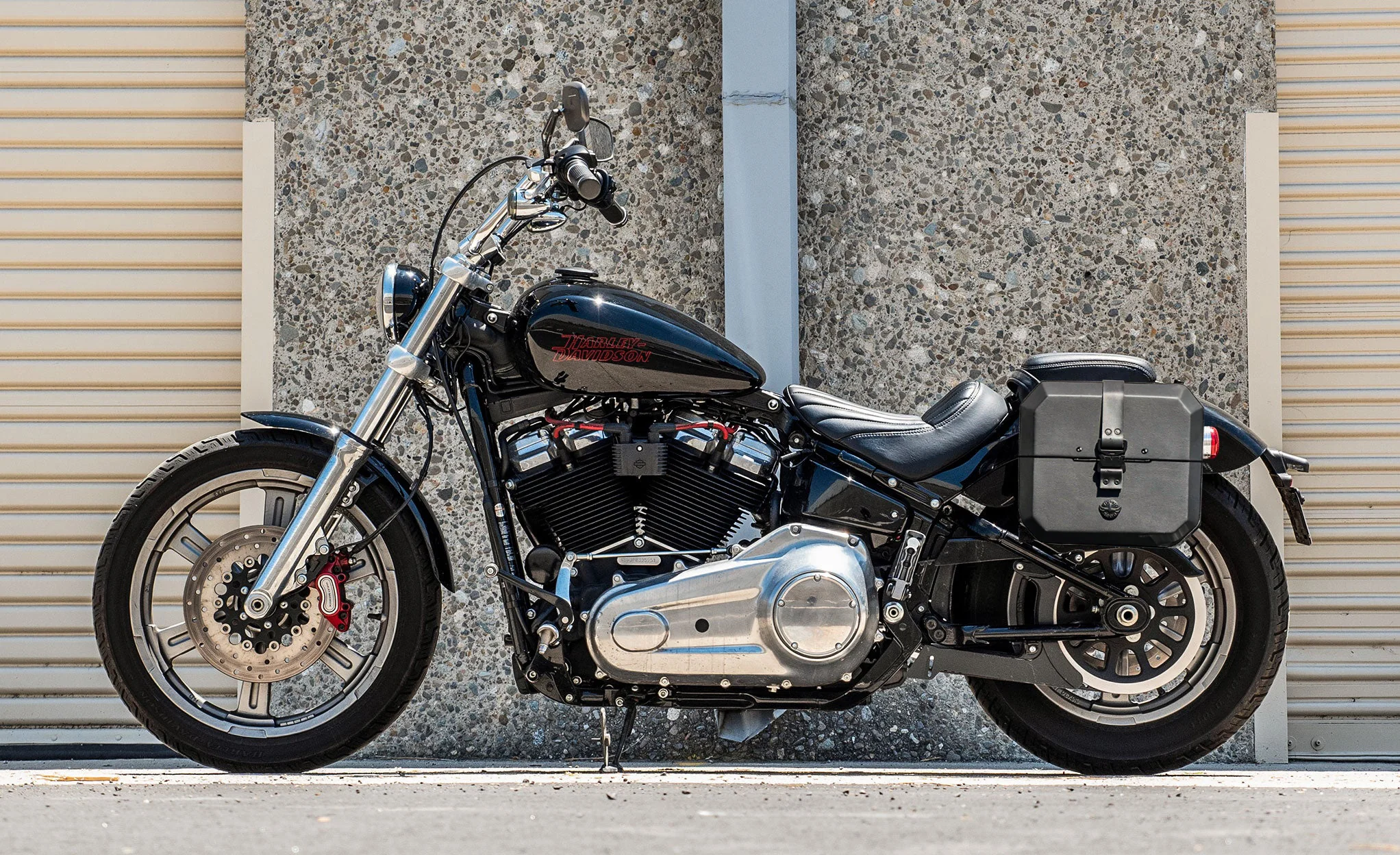 20L - Outlaw Quick-Mount Small Harley Softail Standard FXST Leather Wrapped Hard Saddlebags Life Style Photo @expand