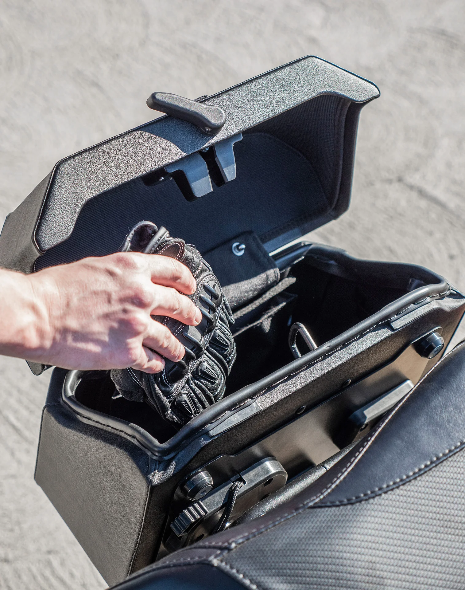 20L - Outlaw Quick-Mount Small Harley Softail Street Bob Leather Wrapped Hard Saddlebags Lifestyle Image