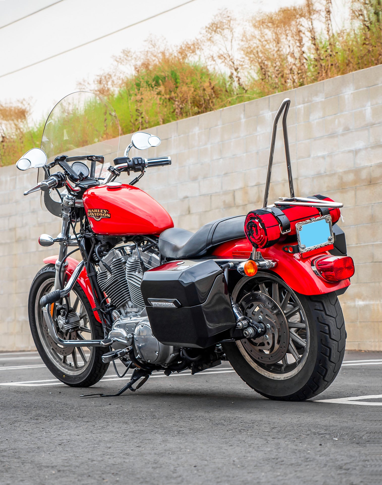 20L - Outlaw Quick-Mount Small Harley Sportster 1200 Low XL1200L Painted Hard Saddlebags Life style 1