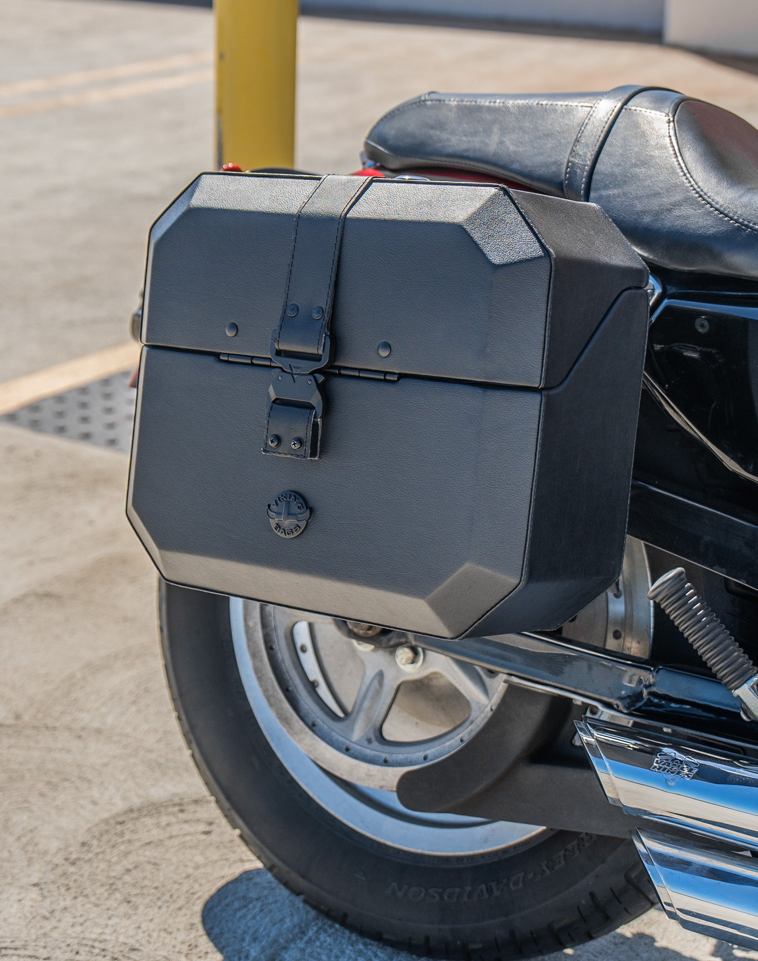 20L - Outlaw Quick-Mount Small Harley Sportster 883 Custom XL883C Leather Wrapped Hard Saddlebags Life Style 3