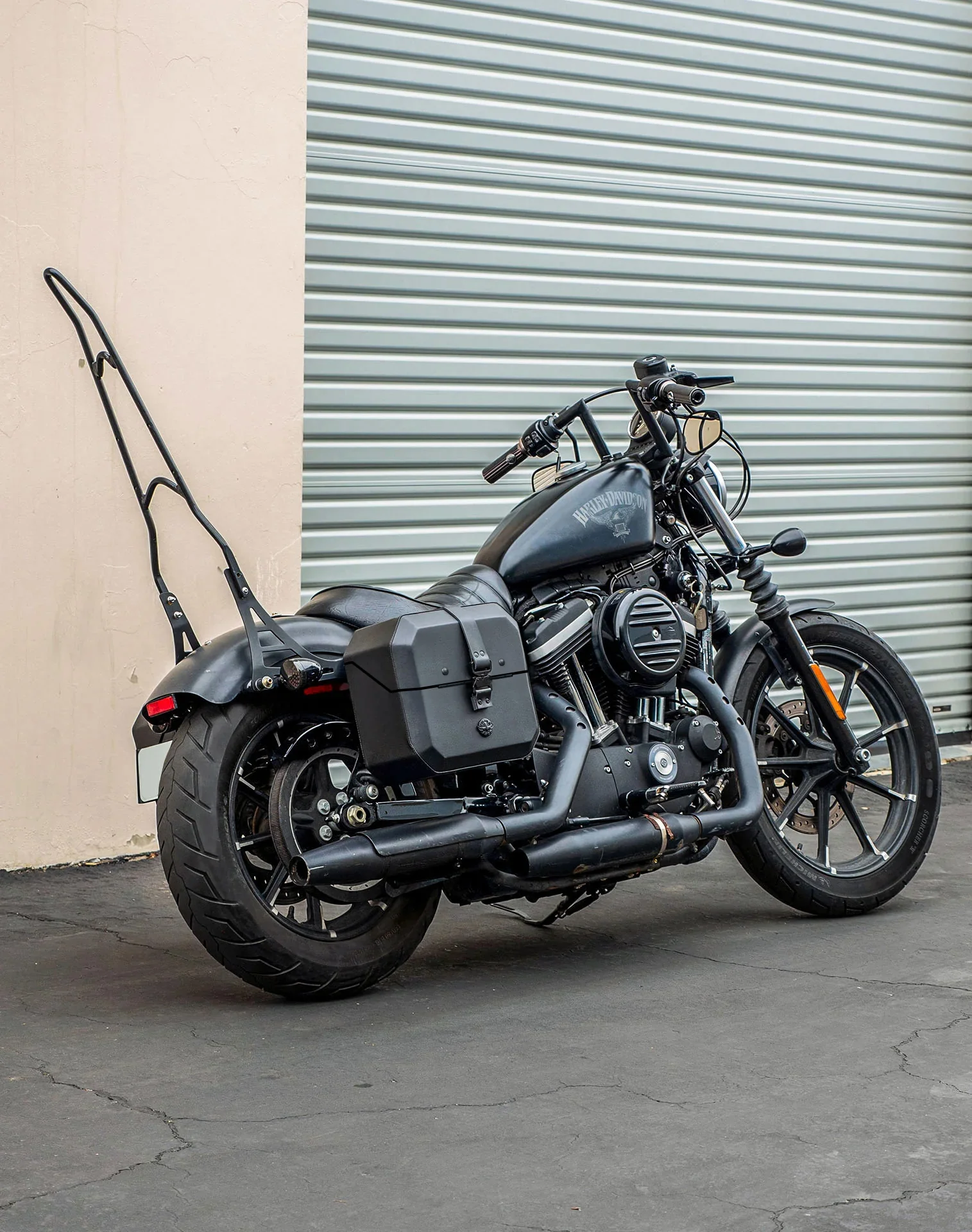 20L - Outlaw Quick-Mount Small Harley Sportster 883 Iron XL883N Leather Wrapped Hard Saddlebags Life style 1