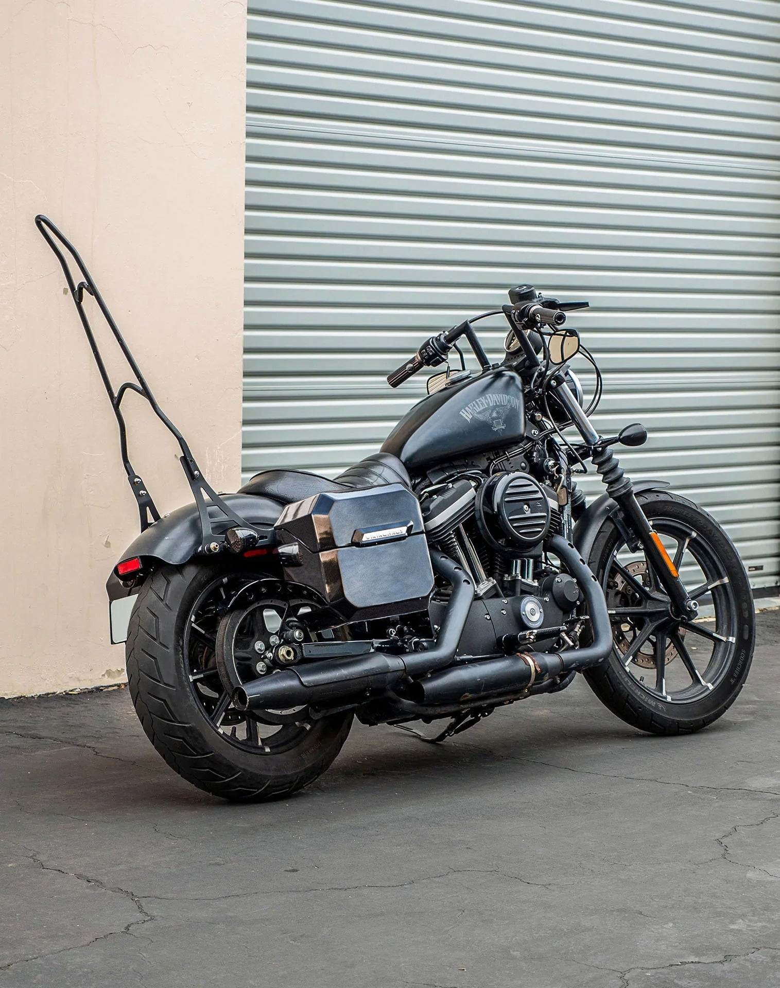 20L - Outlaw Quick-Mount Small Harley Sportster 883 Iron XL883N Painted Hard Saddlebags Lifestyle