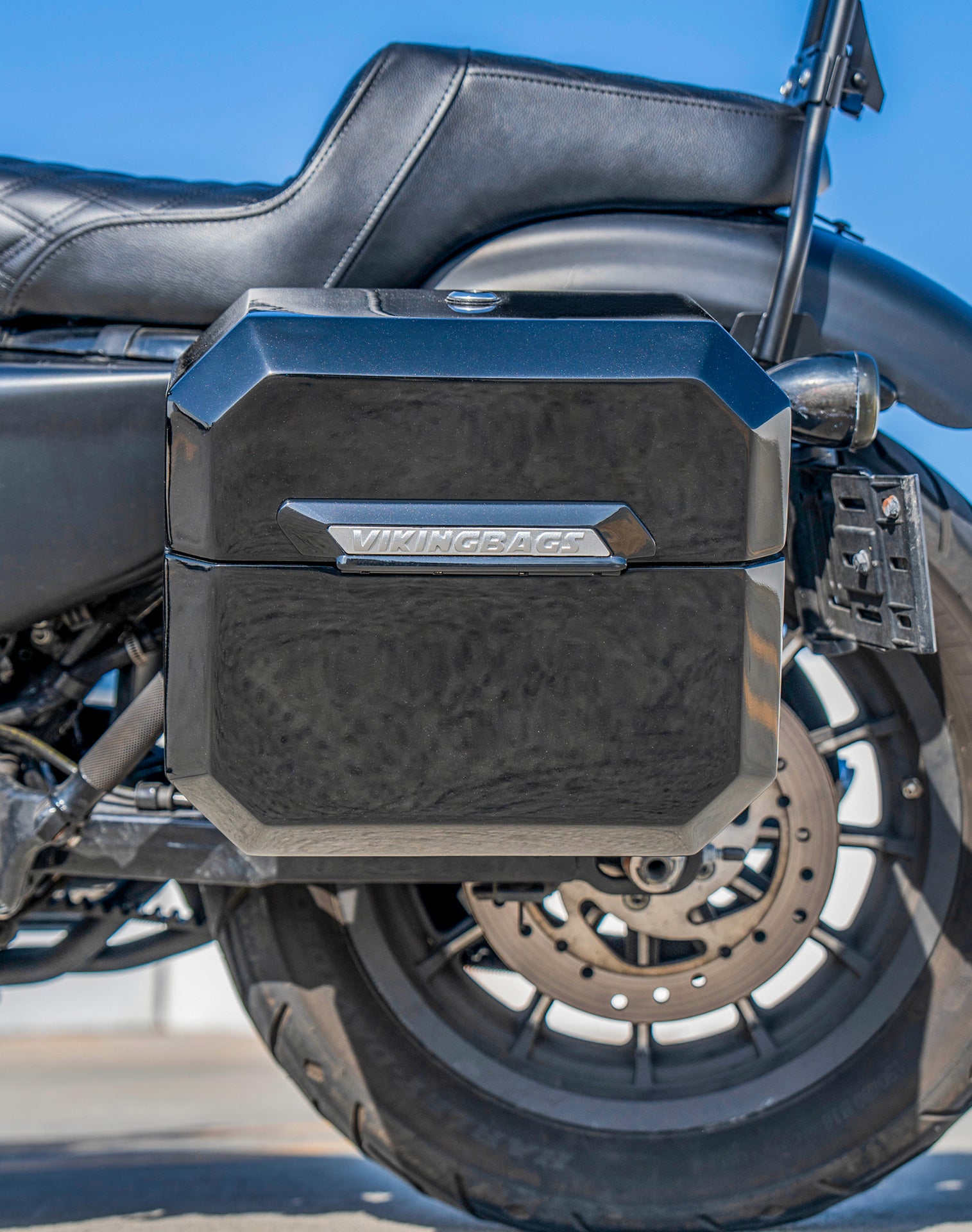 20L - Outlaw Quick-Mount Small Harley Sportster 883 Iron XL883N Painted Hard Saddlebags Lifestyle