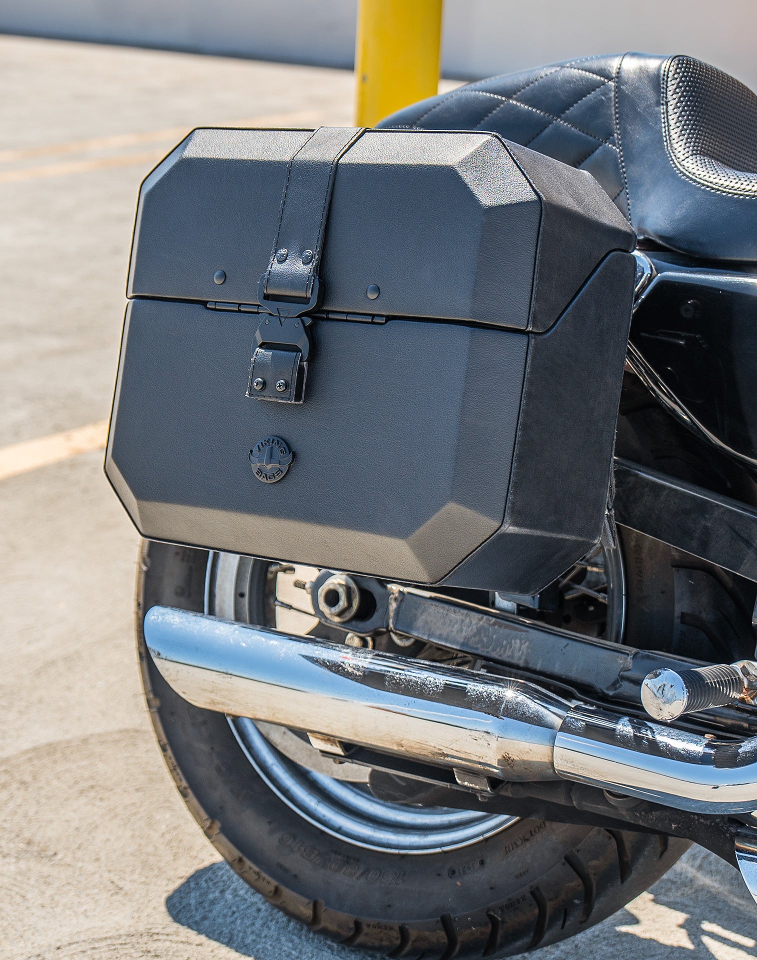 20L - Outlaw Quick-Mount Small Harley Sportster Seventy Two 72 Leather Wrapped Hard Saddlebags Life style 3