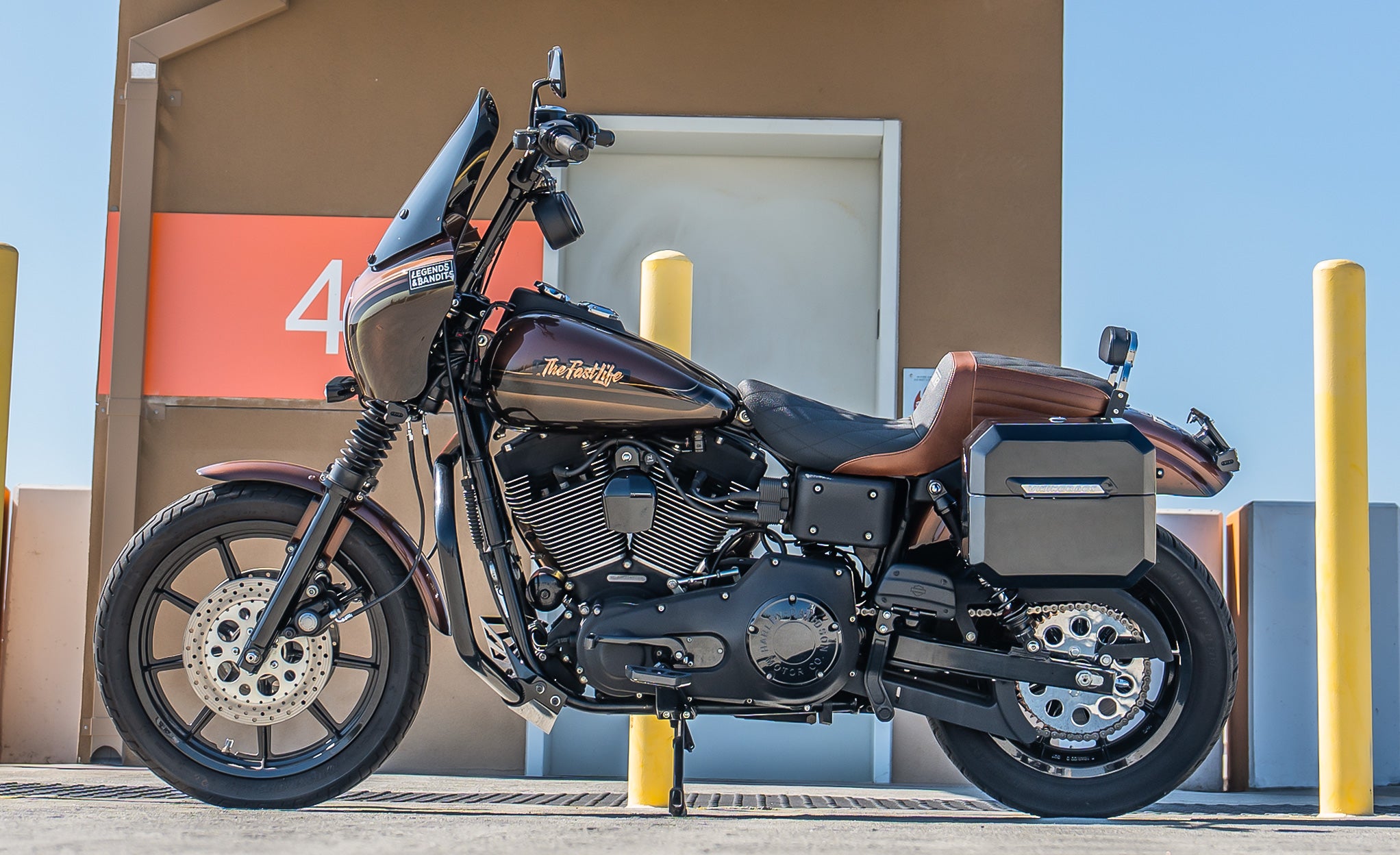 20L - Outlaw Quick-Mount Small Painted Hard Saddlebags for Harley Dyna Super Glide Custom FXDC/I Lifestyle @expand