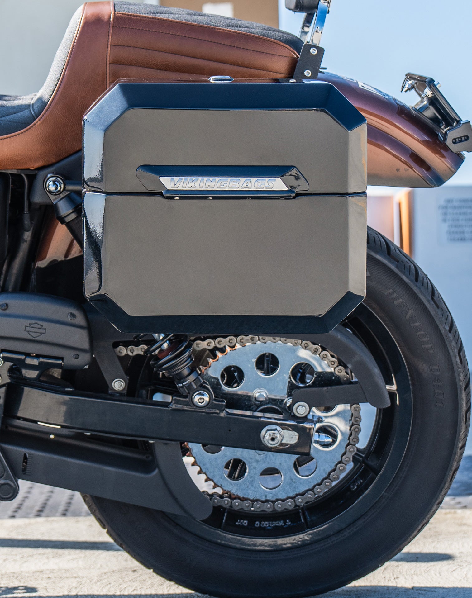 20L - Outlaw Quick-Mount Small Painted Hard Saddlebags for Harley Dyna Super Glide Custom FXDC/I Lifestyle