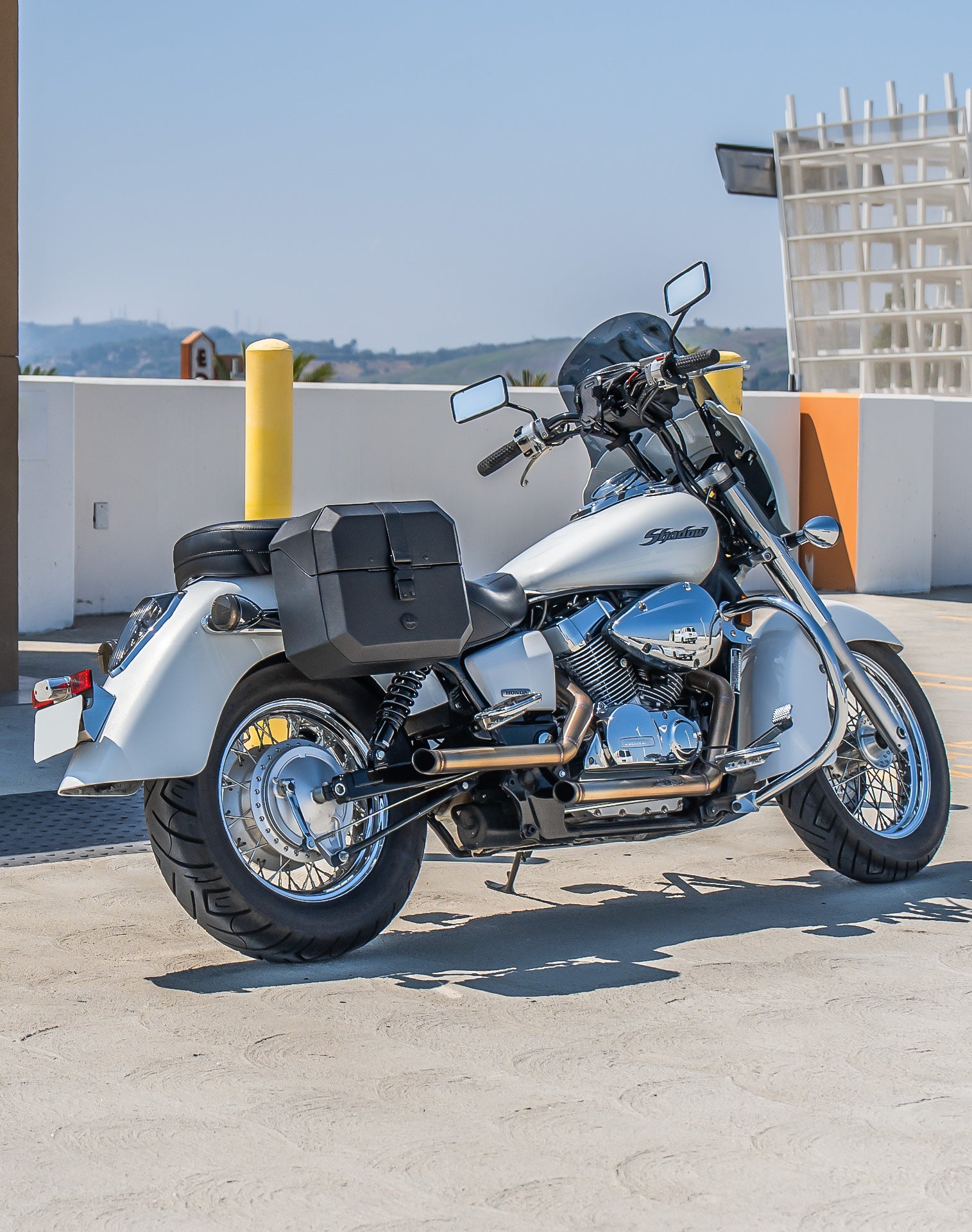 20L - Outlaw Quick-Mount Small Honda 750 Shadow Aero Leather Wrapped Hard Saddlebags Life Style 1