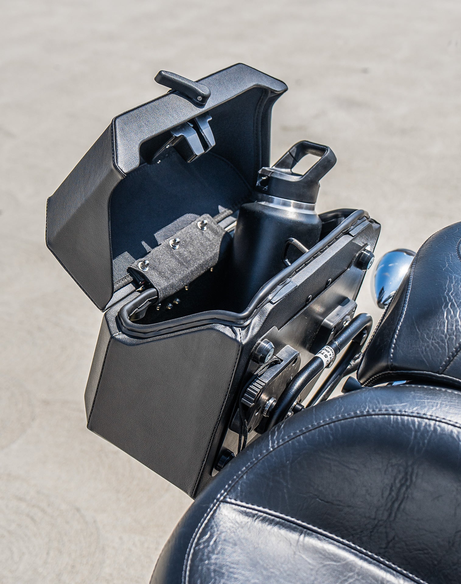 20L - Outlaw Quick-Mount Small Honda 750 Shadow Aero Leather Wrapped Hard Saddlebags Life Style 4