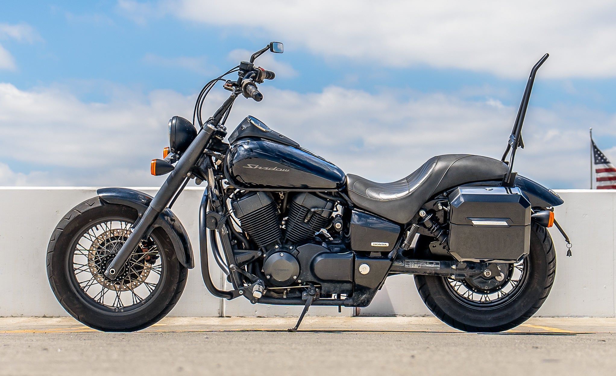 20L - Outlaw Quick-Mount Small Honda 750 Shadow Phantom Painted Hard Saddlebags Life Style Photo @expand