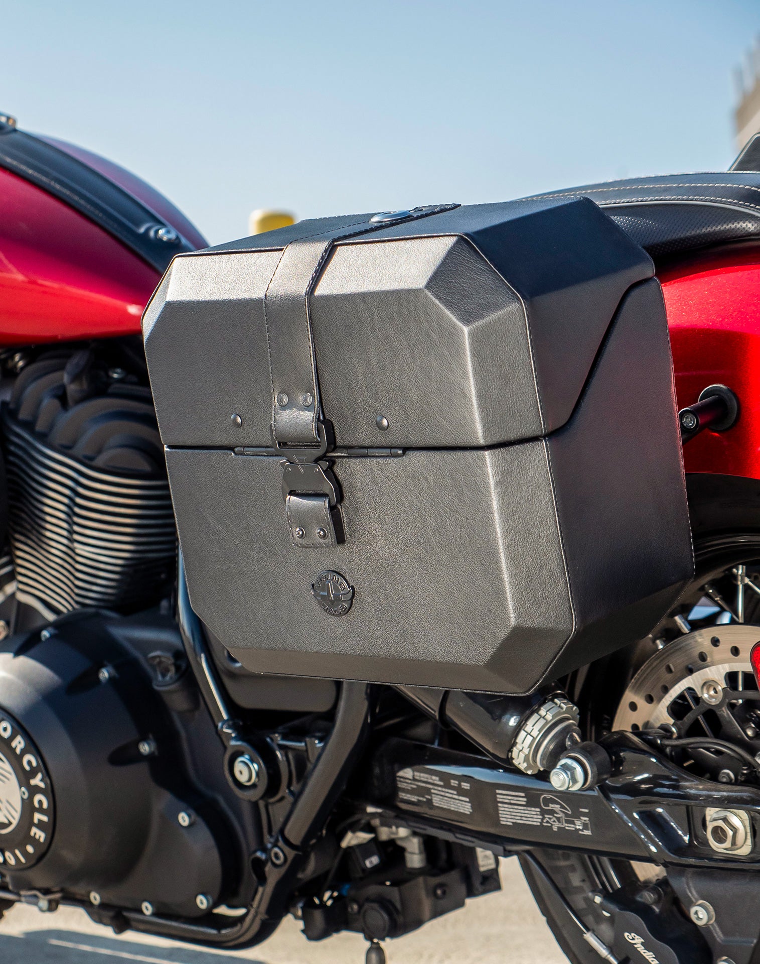 20L - Outlaw Quick-Mount Small Indian Chief Dark Horse Leather Wrapped Hard Saddlebags Life Style 2