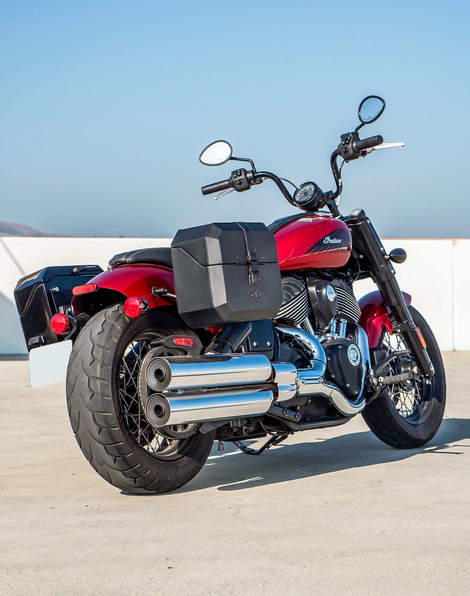 20L - Outlaw Quick-Mount Small Indian Chief Dark Horse Leather Wrapped Hard Saddlebags Life Style 1