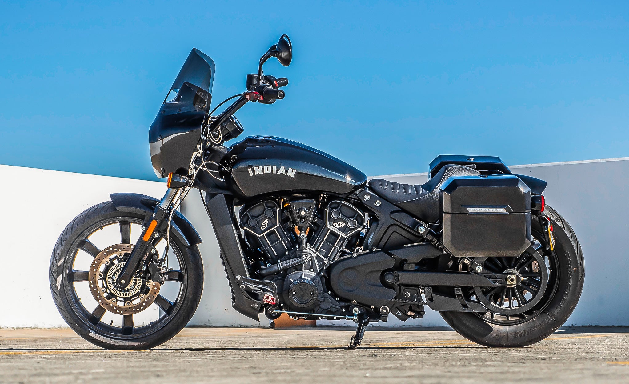 20L - Outlaw Quick-Mount Small Indian Scout Bobber Sixty Painted Hard Saddlebags Life Style Photo @expand