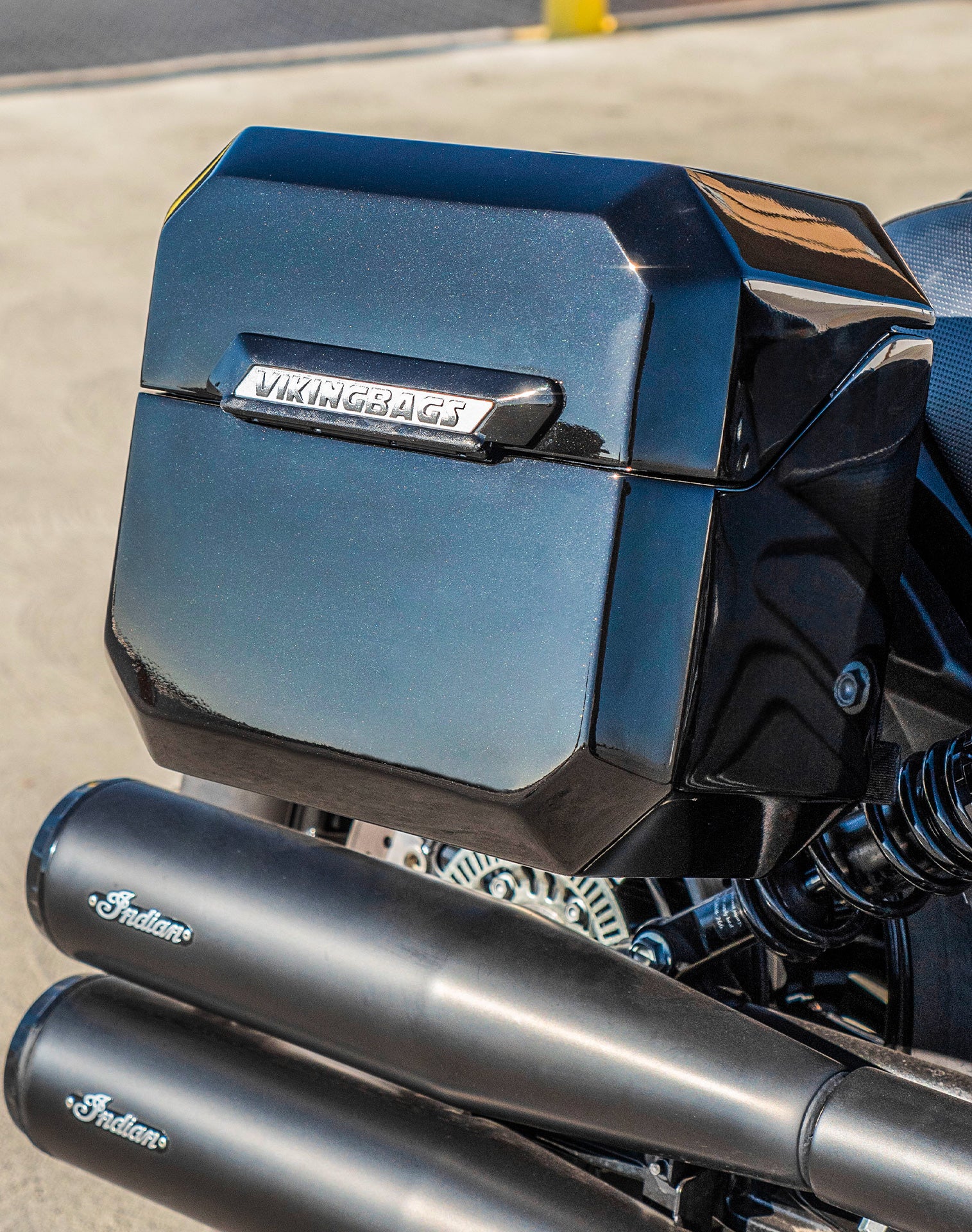 20L - Outlaw Quick-Mount Small Indian Scout Bobber Twenty Painted Hard Saddlebags Life style 3