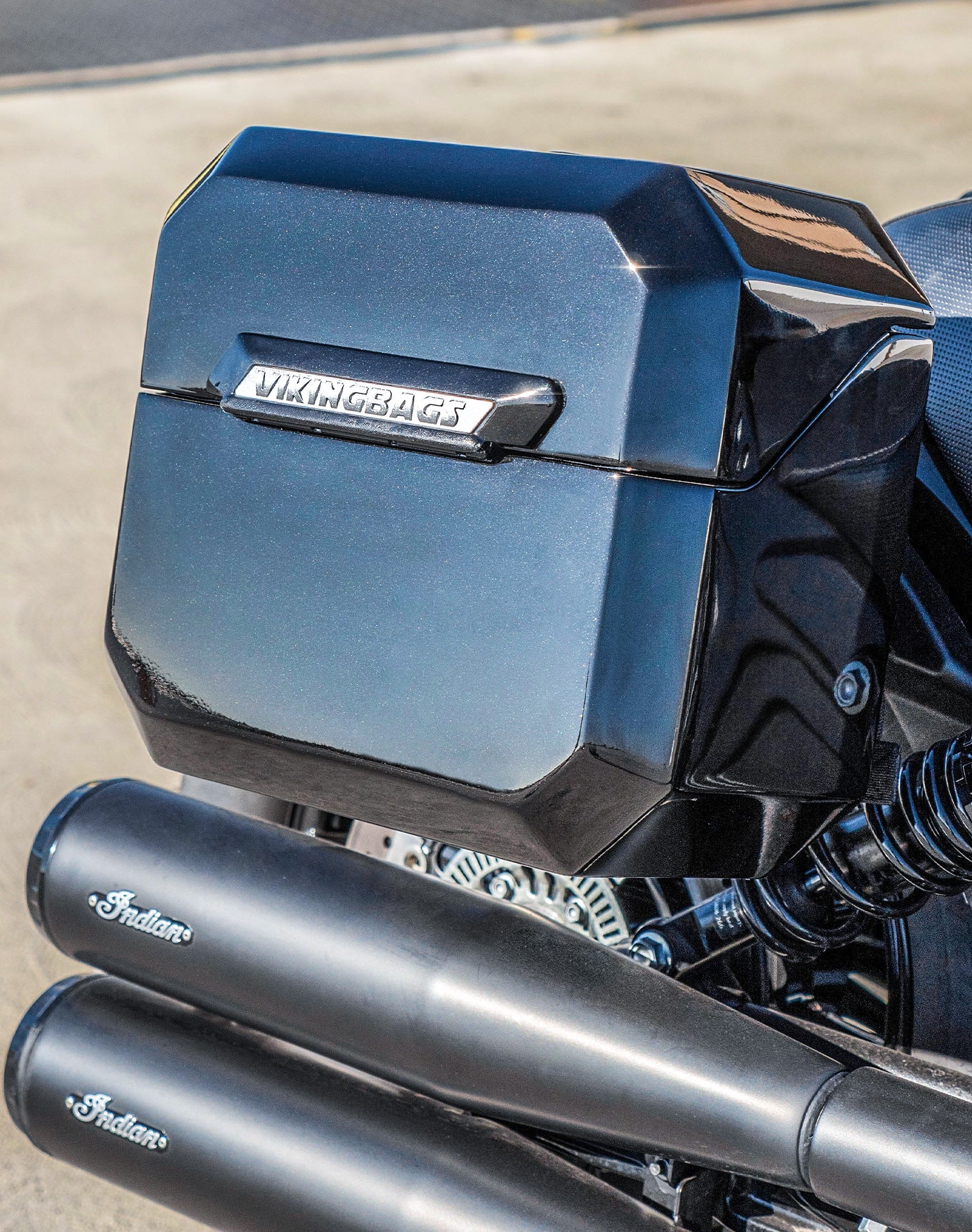 20L - Outlaw Quick-Mount Small Indian Scout Rogue Painted Hard Saddlebags Vertical Lifestyle