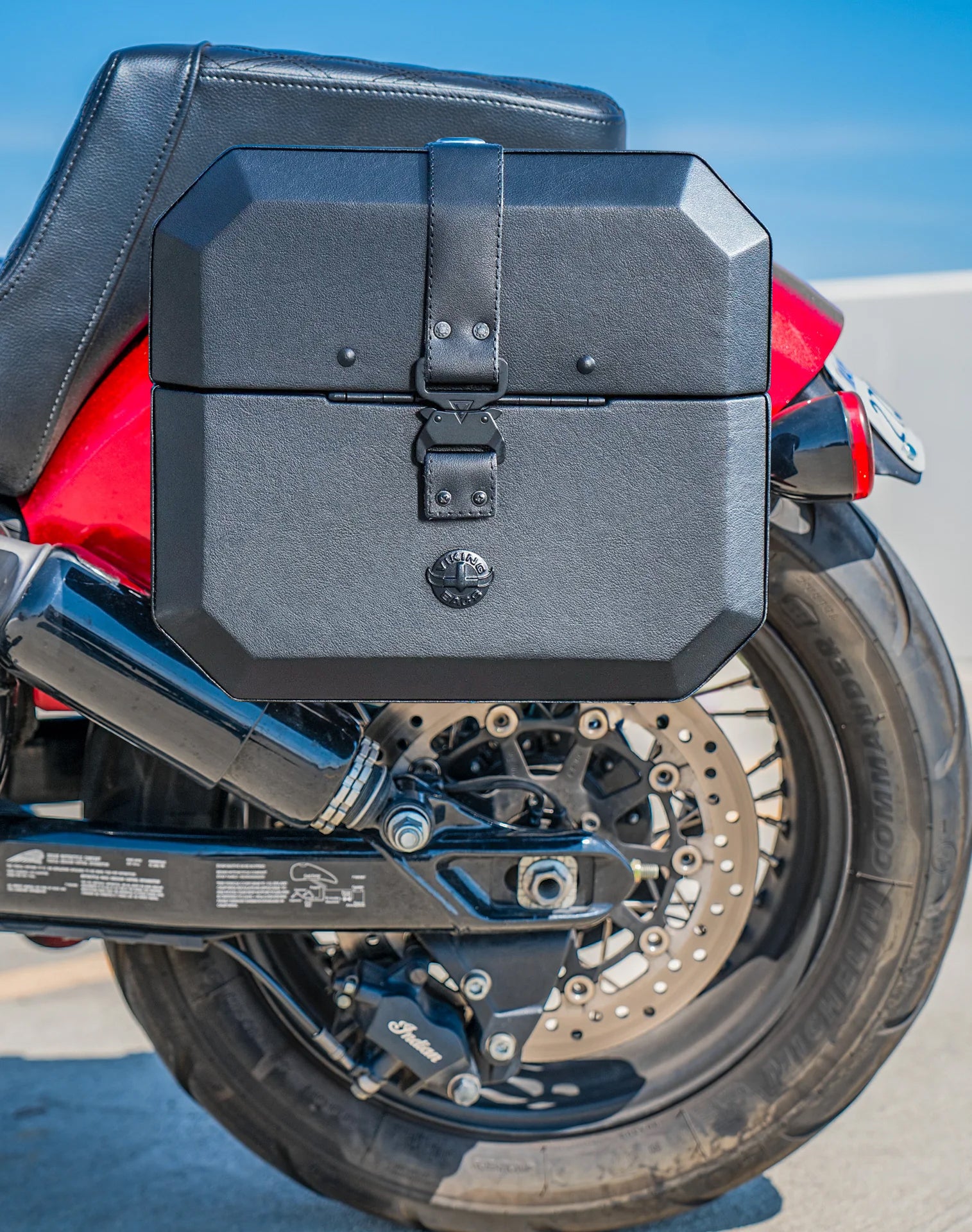 20L - Outlaw Quick-Mount Small Indian Super Chief Limited Leather Wrapped Hard Saddlebags Life Style Photo
