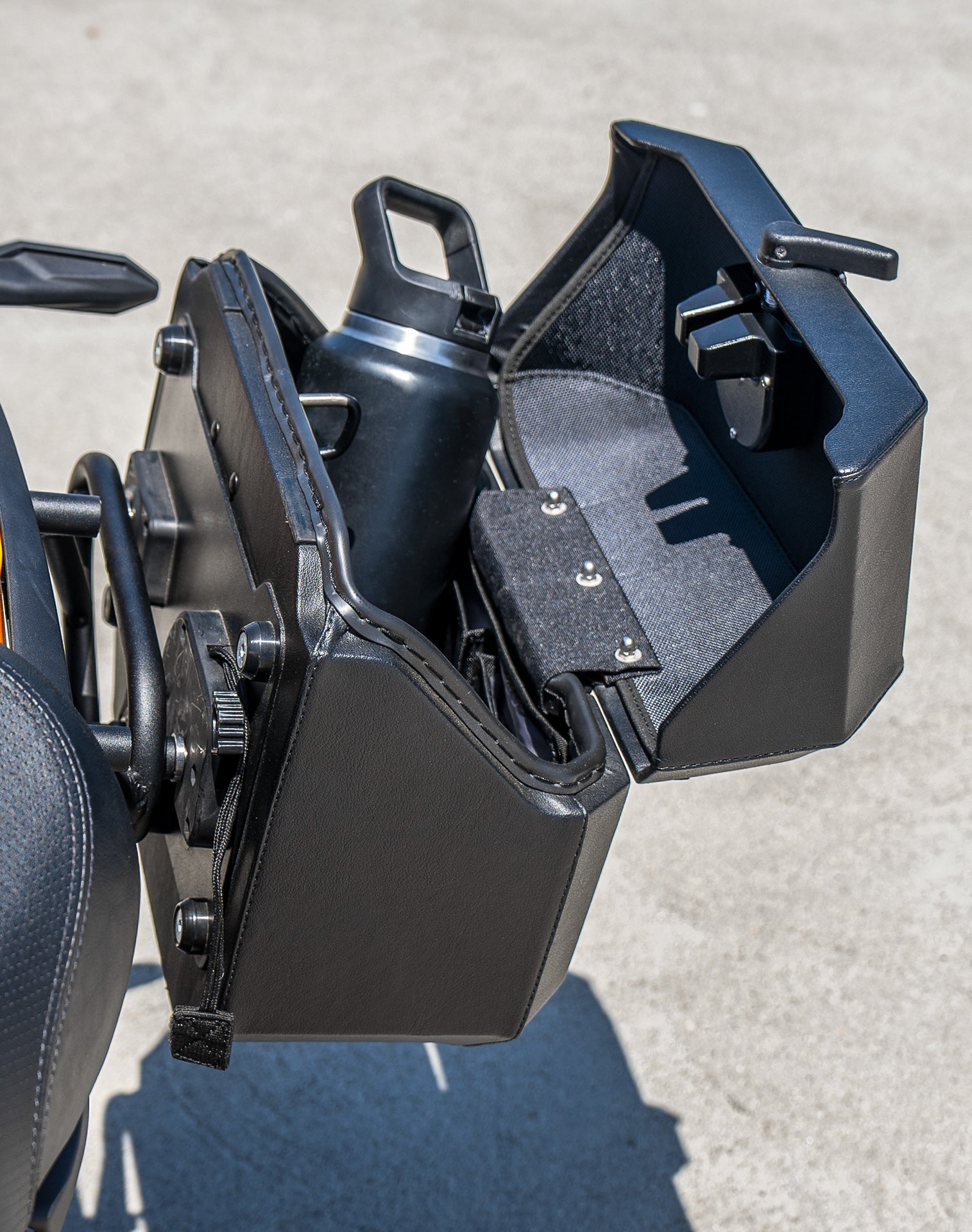 20L - Outlaw Quick-Mount Small Kawasaki Eliminator 450 Leather Wrapped Hard Saddlebags Life Style 3